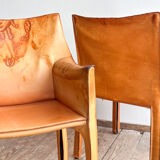 Paire de fauteuils Cab 413 par Mario Bellini en cuir beige patiné, Cassina
