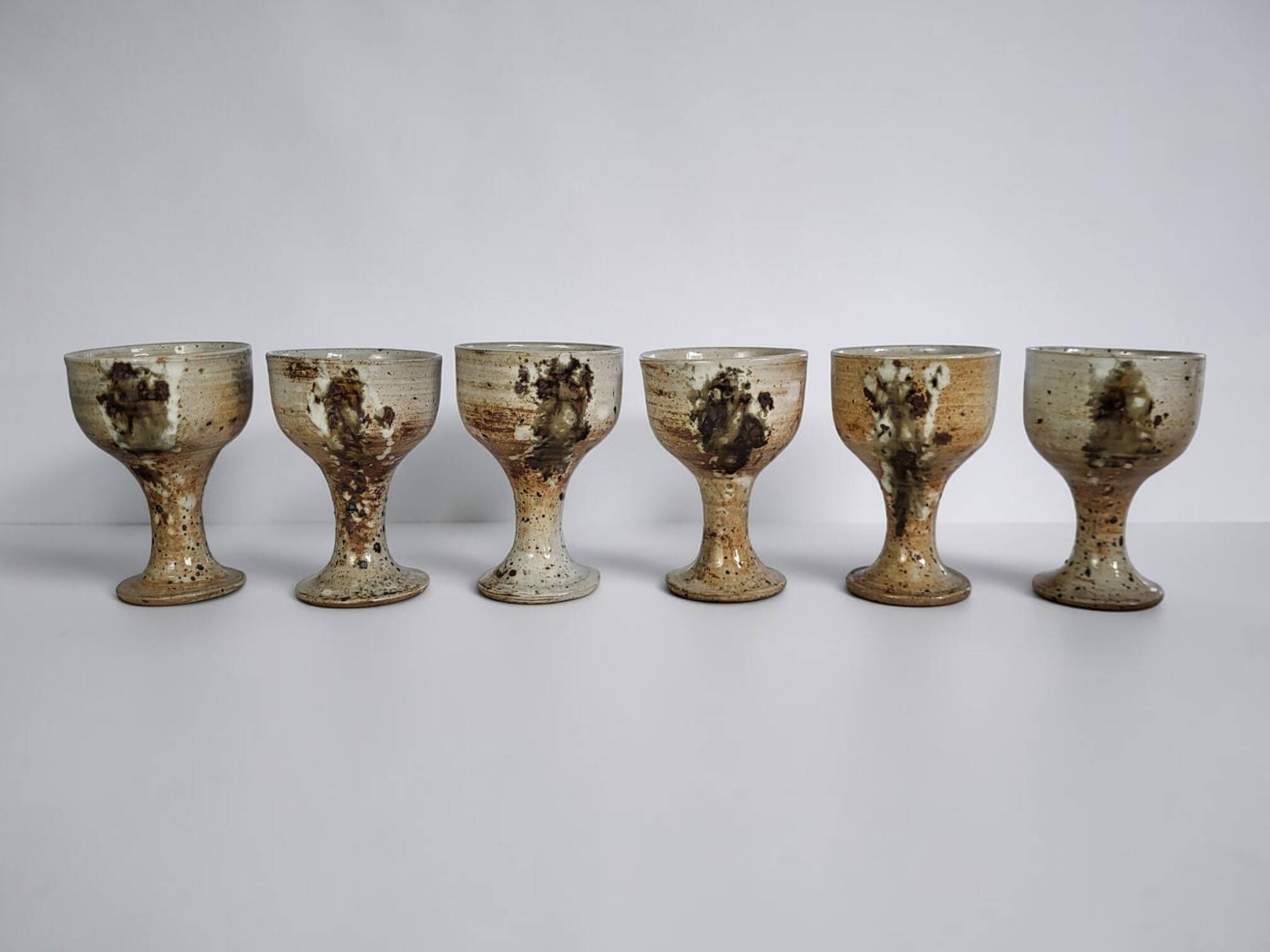 6 footed stoneware cups, Pottery of Vézelay - Albert Breton