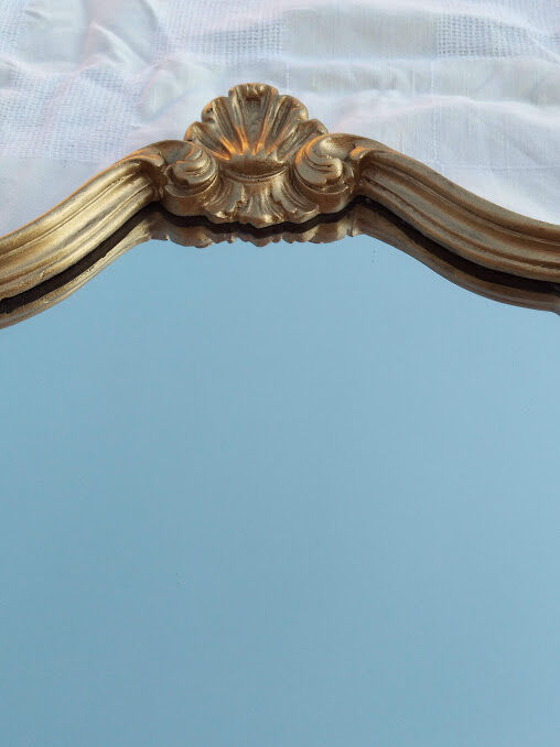 Golden lyre-shaped mirror, 30x45cm