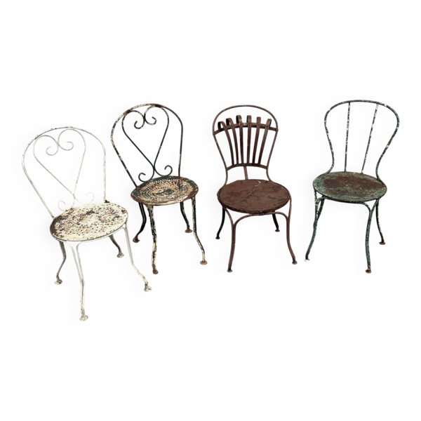 Chaises de jardin vintage dépareillées