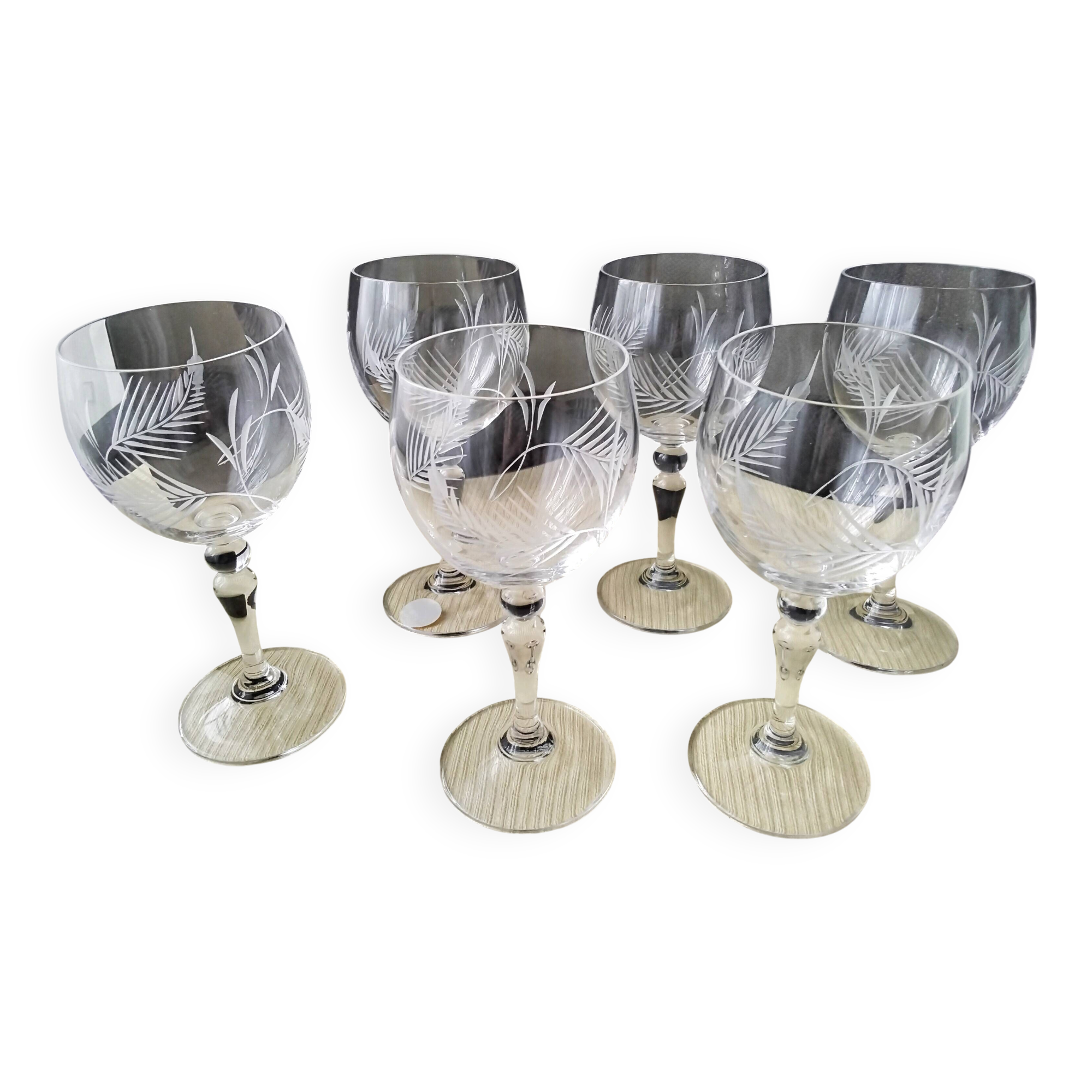 6 crystal wine glasses with a frosted design