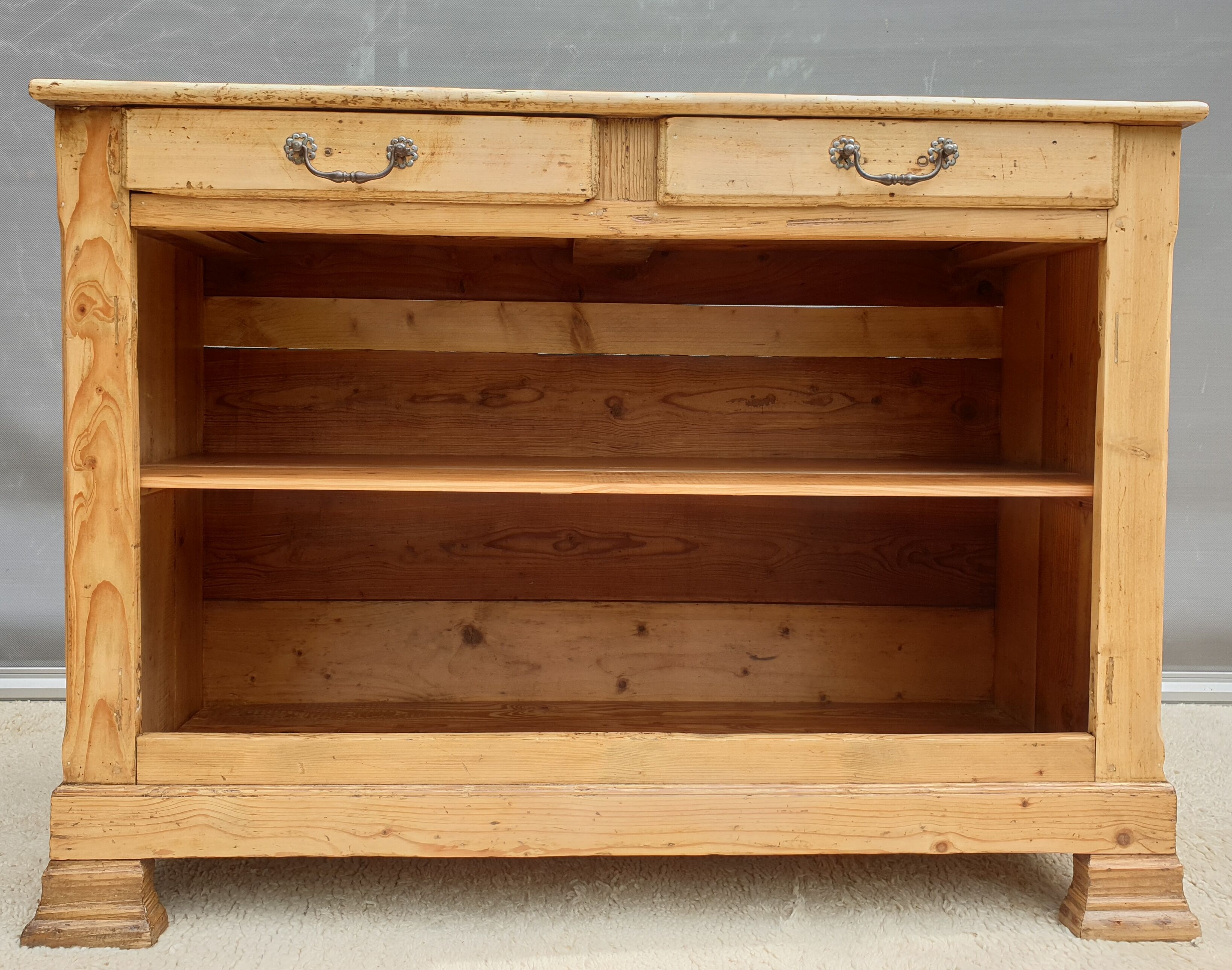 French countryside buffet serving Orme and Pitchpin XIXe