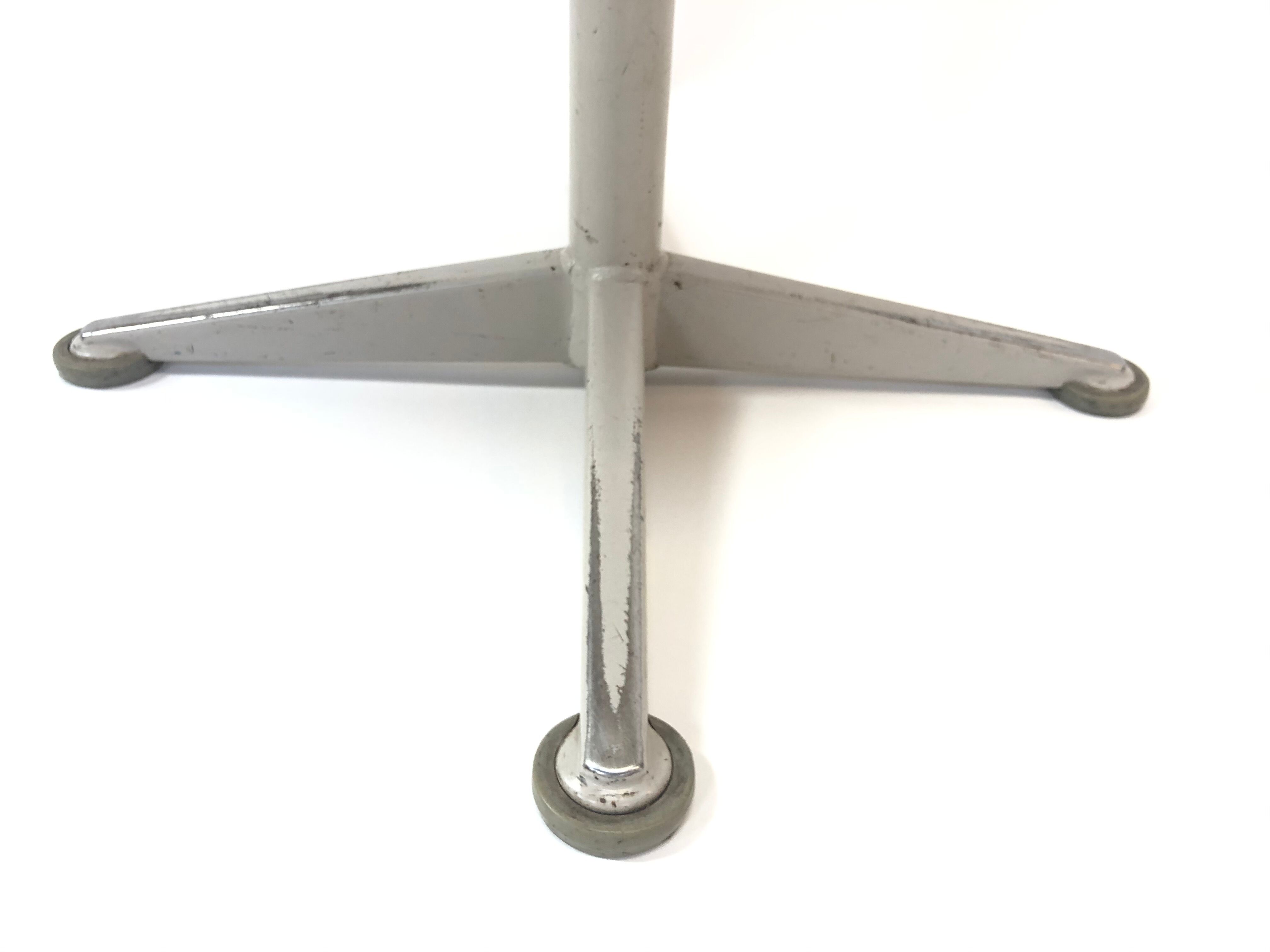 Stool work tabouret by Friso Kramer Ahrend de Cirkel