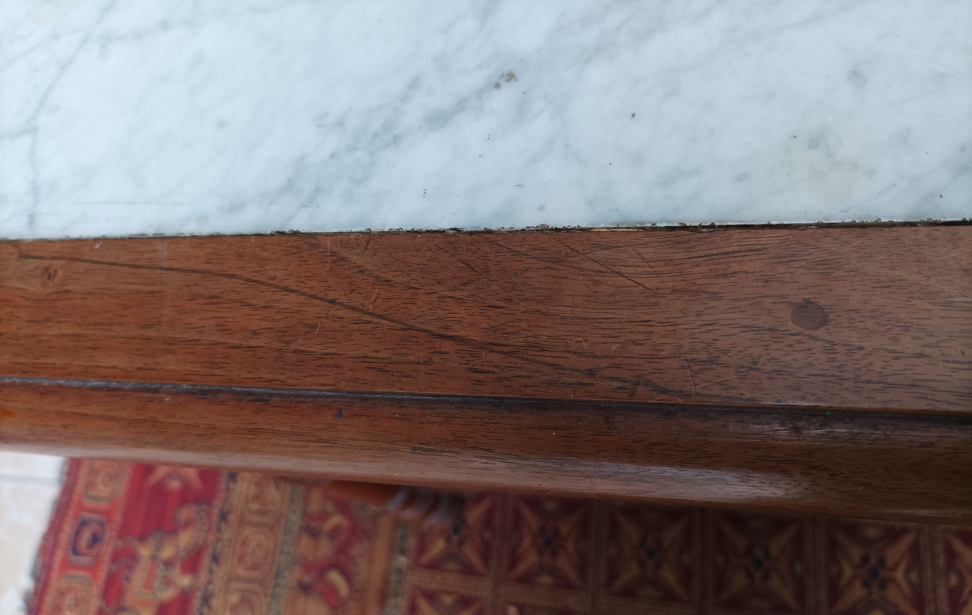 Meuble de toilette en noyer et merisier