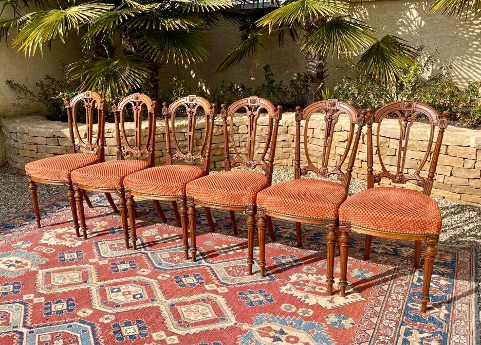 Suite of 6 chairs in walnut  Louis XVI style