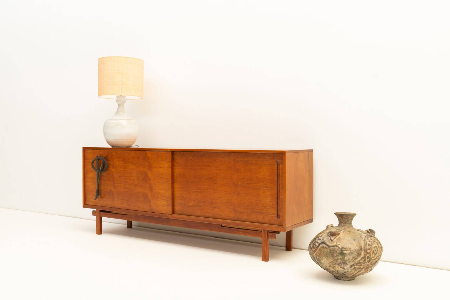 Elegant French White ceramic table lamp