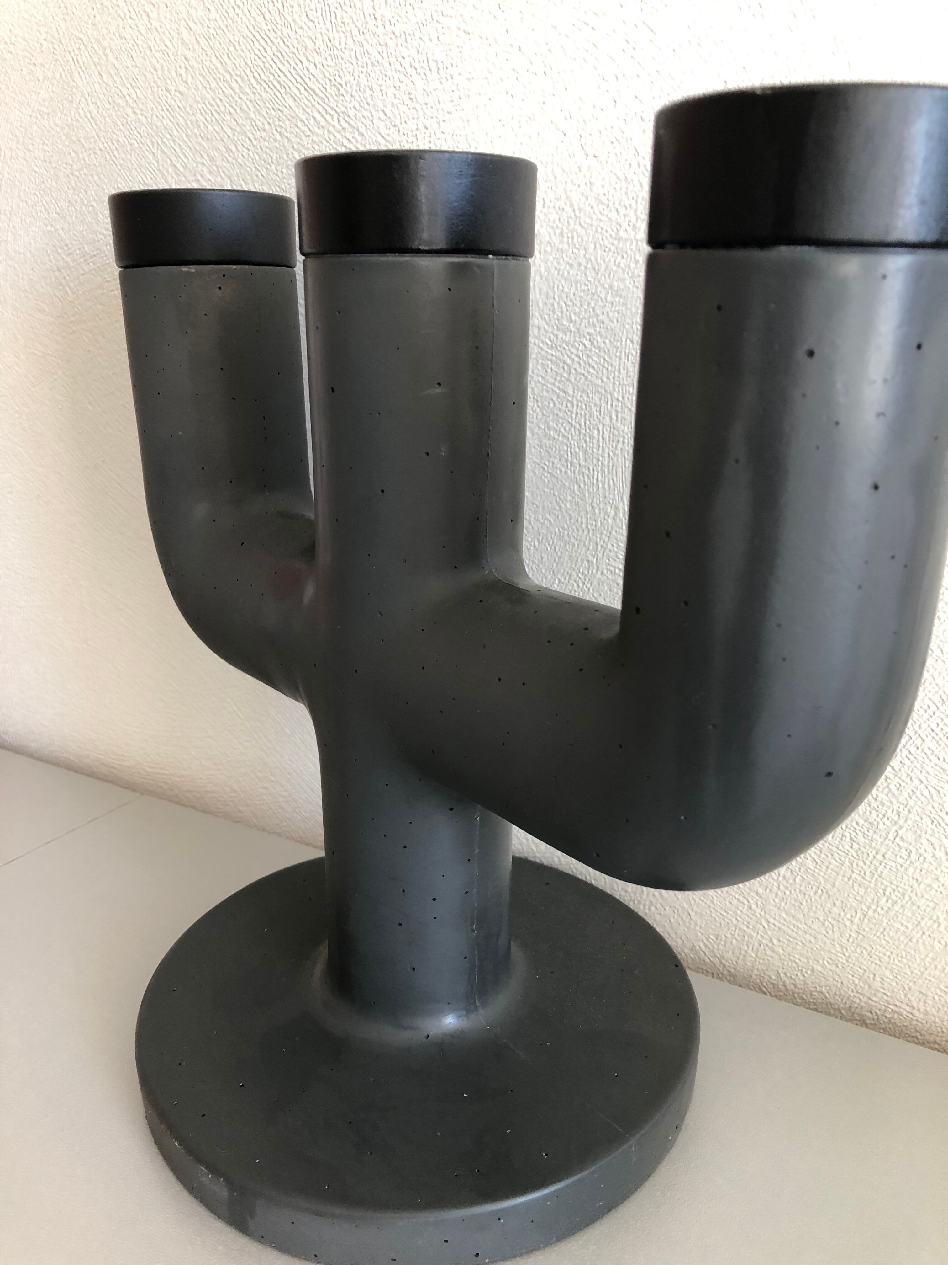 Candlestick by Weight Here de Kibisi