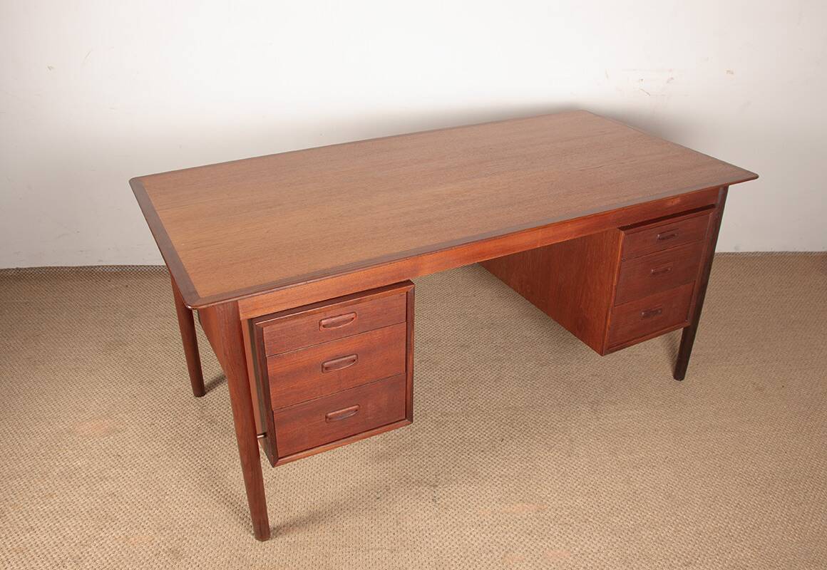Bureau de Direction Danois en teck par Gunnar Nielsen Tibergaard 1960.