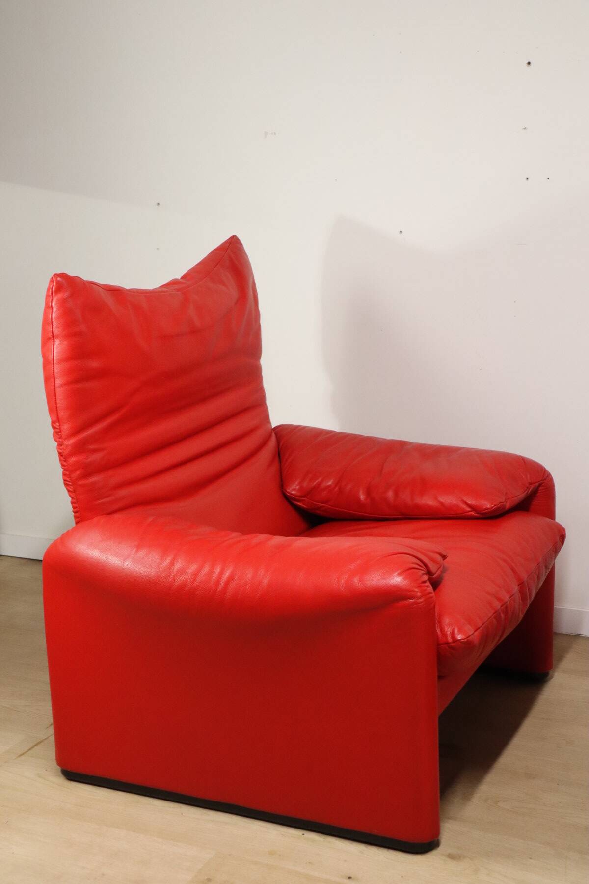 Maralunga armchair and ottoman – Vico Magistretti for Cassina