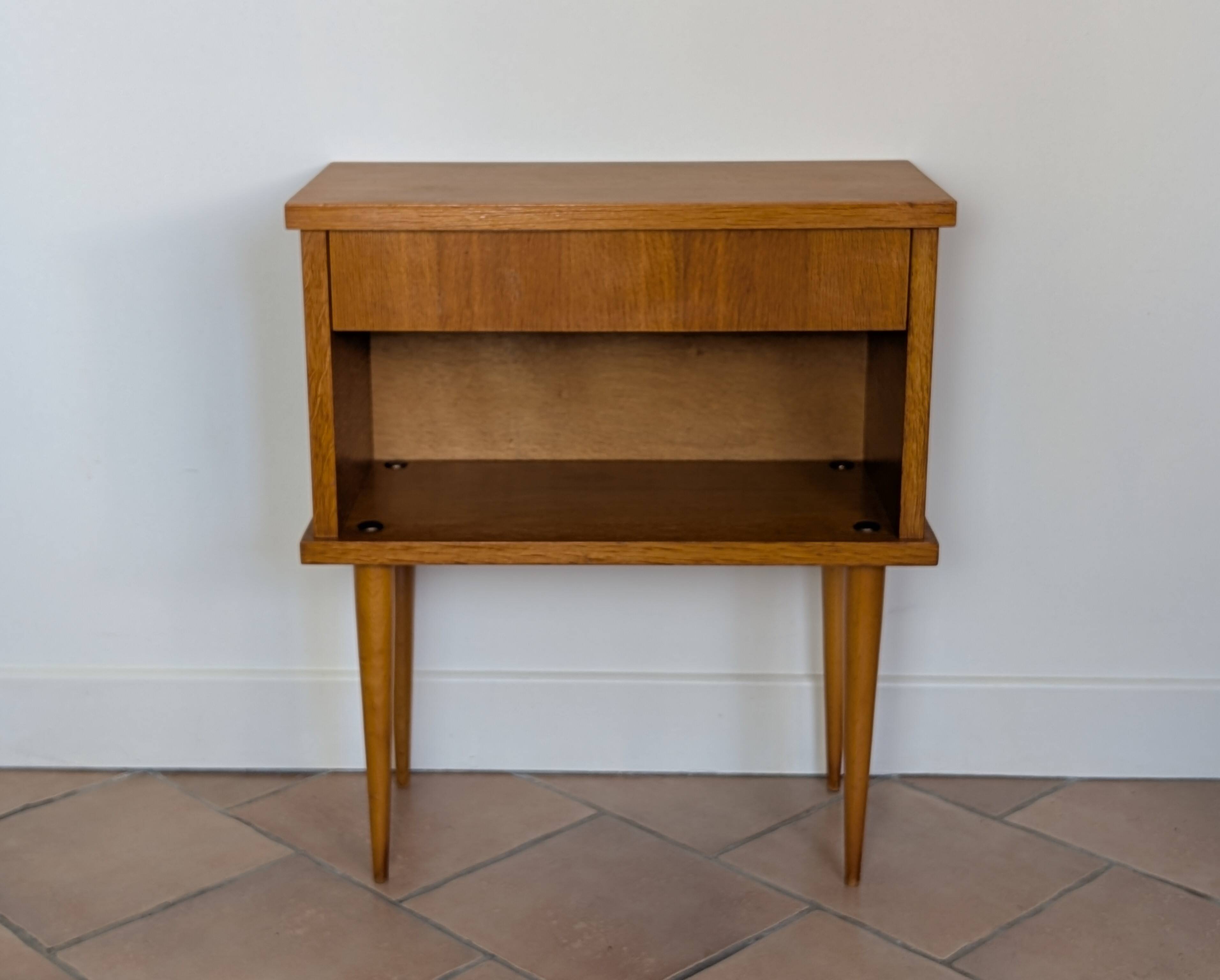Table de chevet, 1960