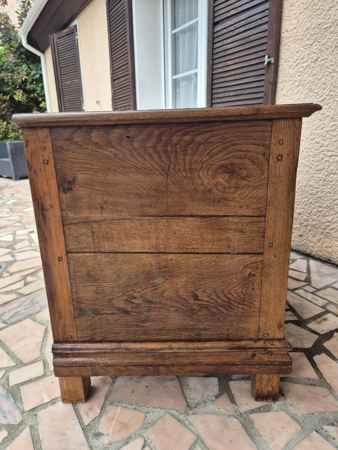 Late 19th century oak laundry chest
