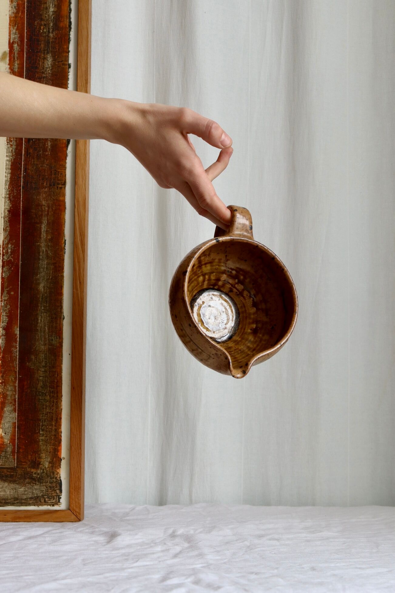 Saucière en grès pyrité