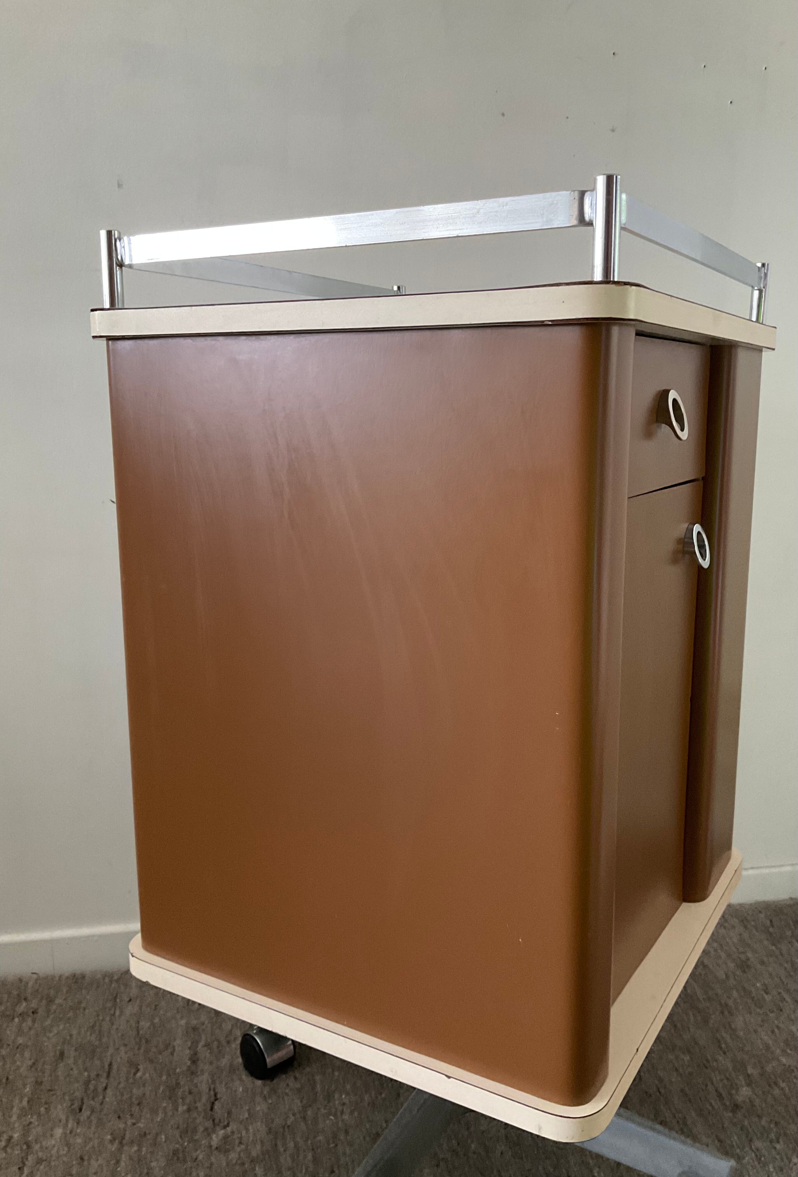 Vintage dentist's office in formica from the 60s and 70s