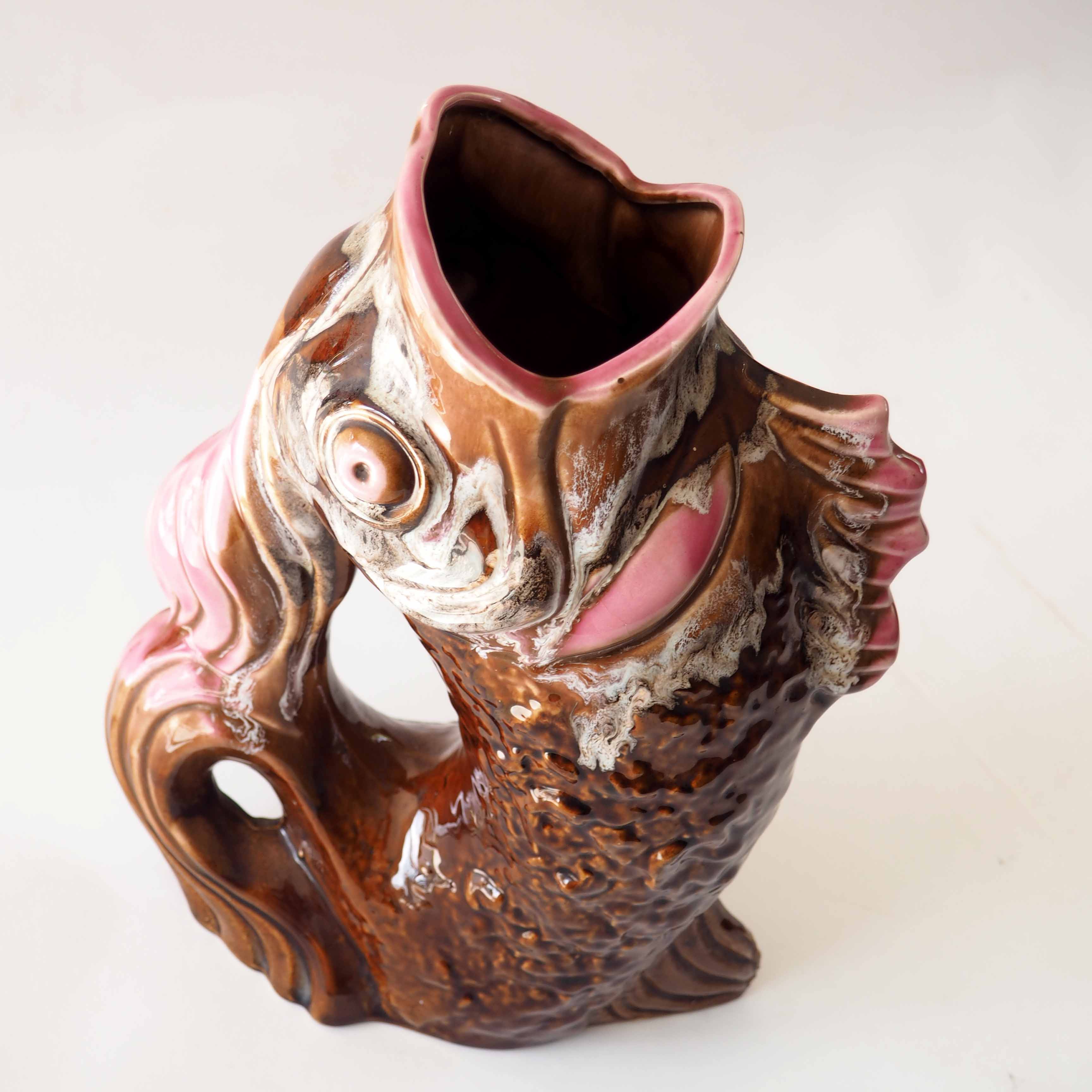 Fish vase pitcher slurry