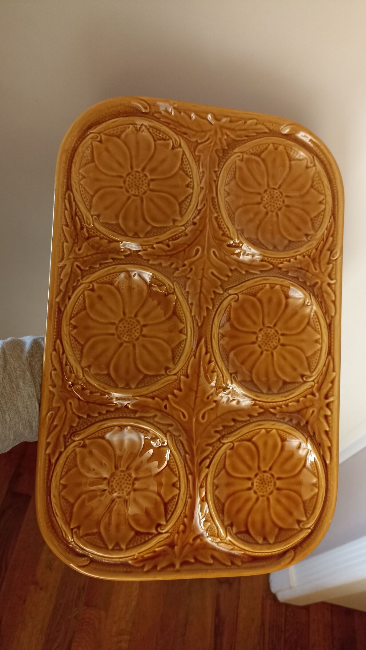 Gien earthenware artichoke tray - caramel colour