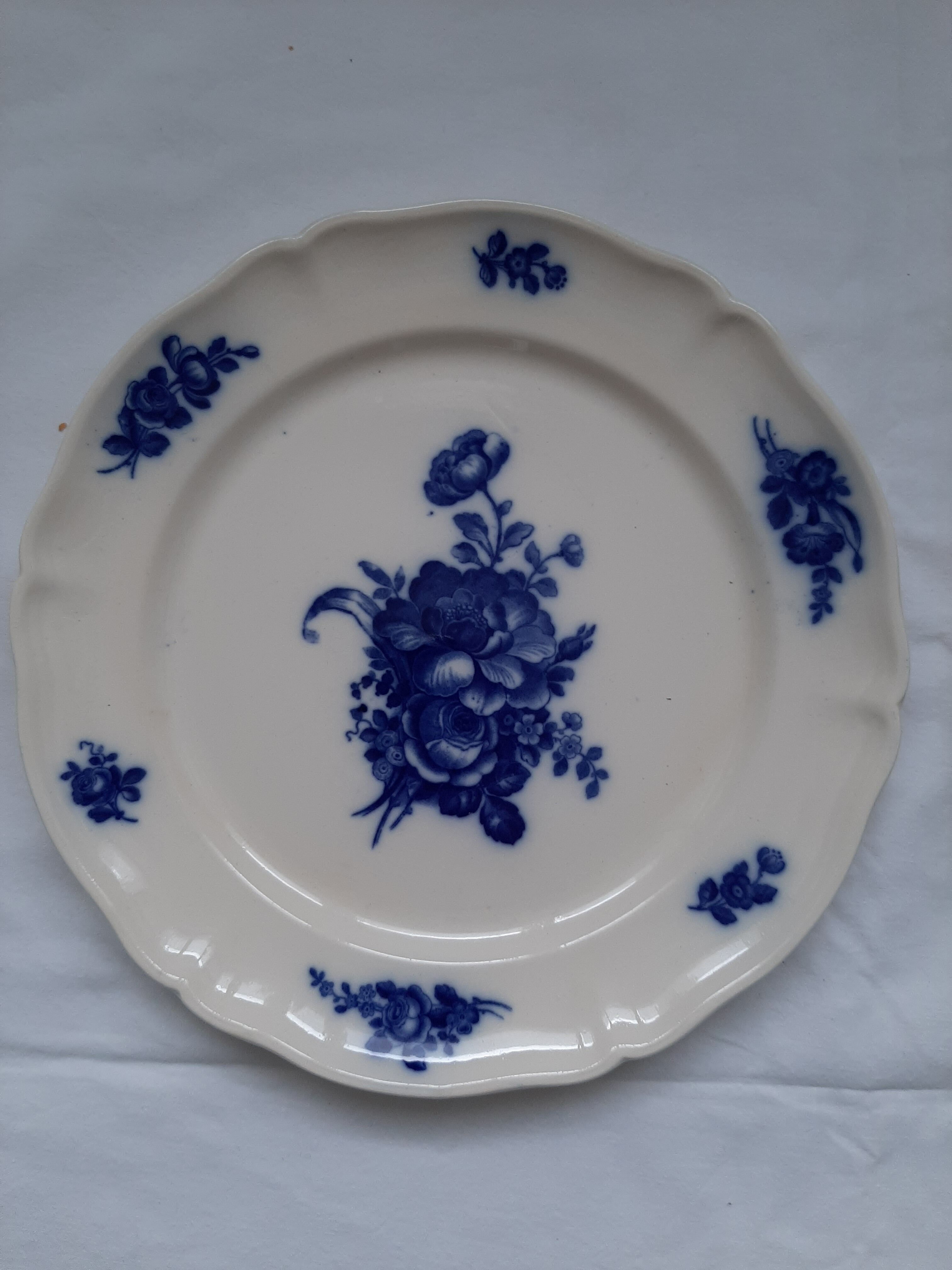 Old plates Mettlach Villeroy and Boch