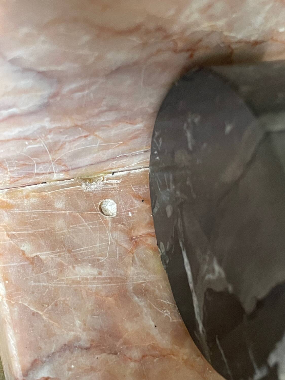 Paire de serre-livres livres en marbre rose et gris