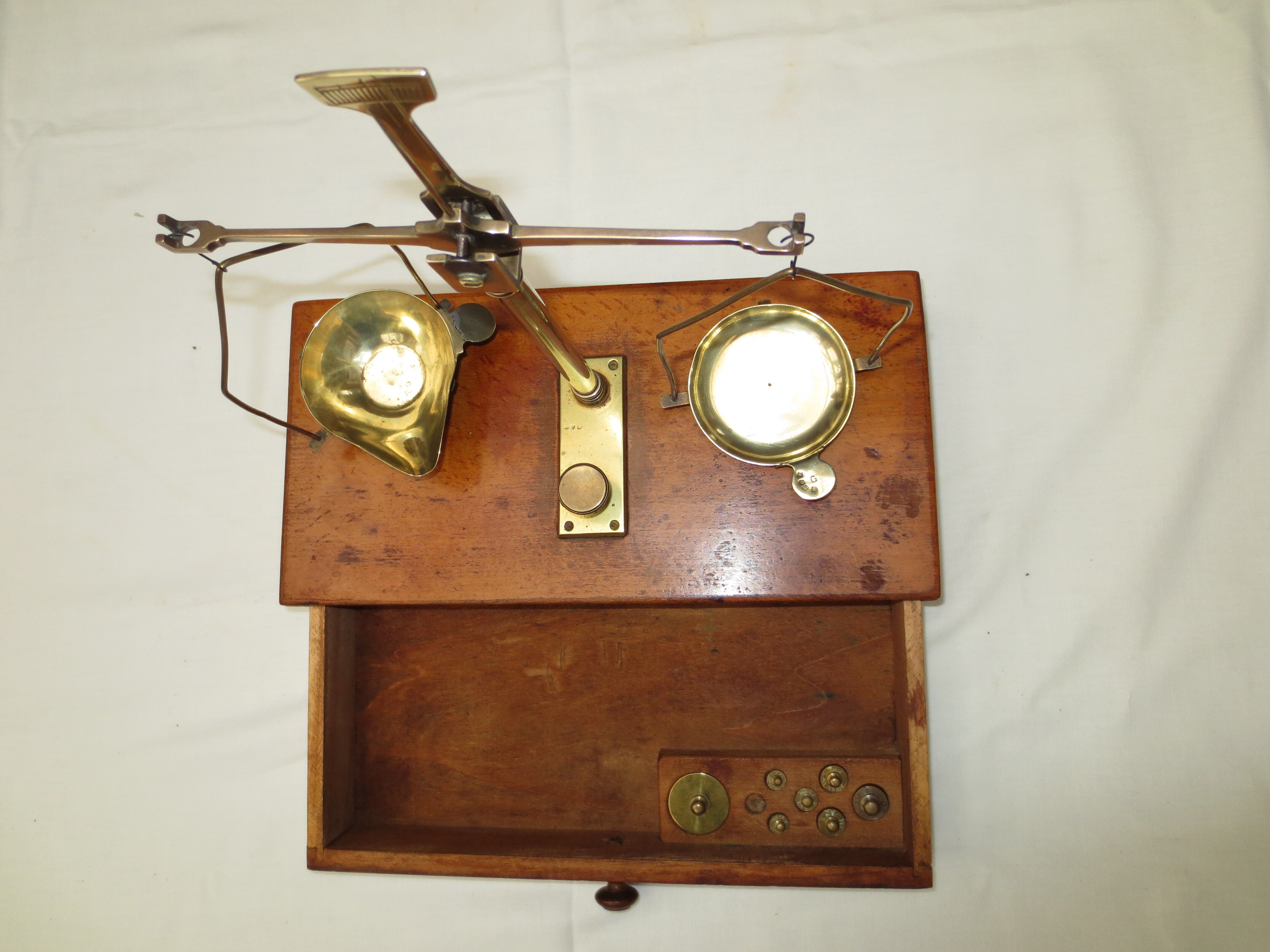 Precision scale testut