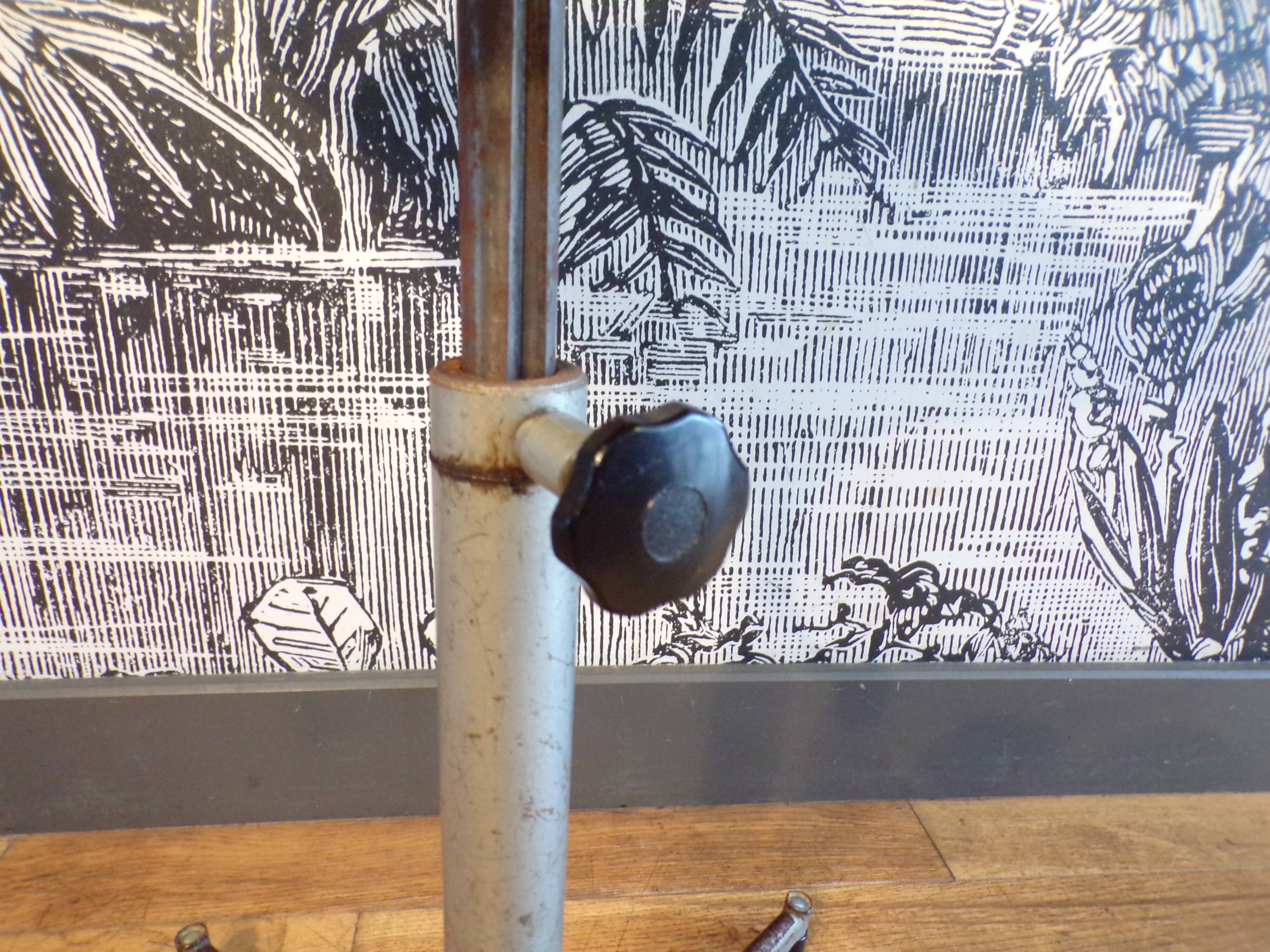 Chaise d'atelier pivotante