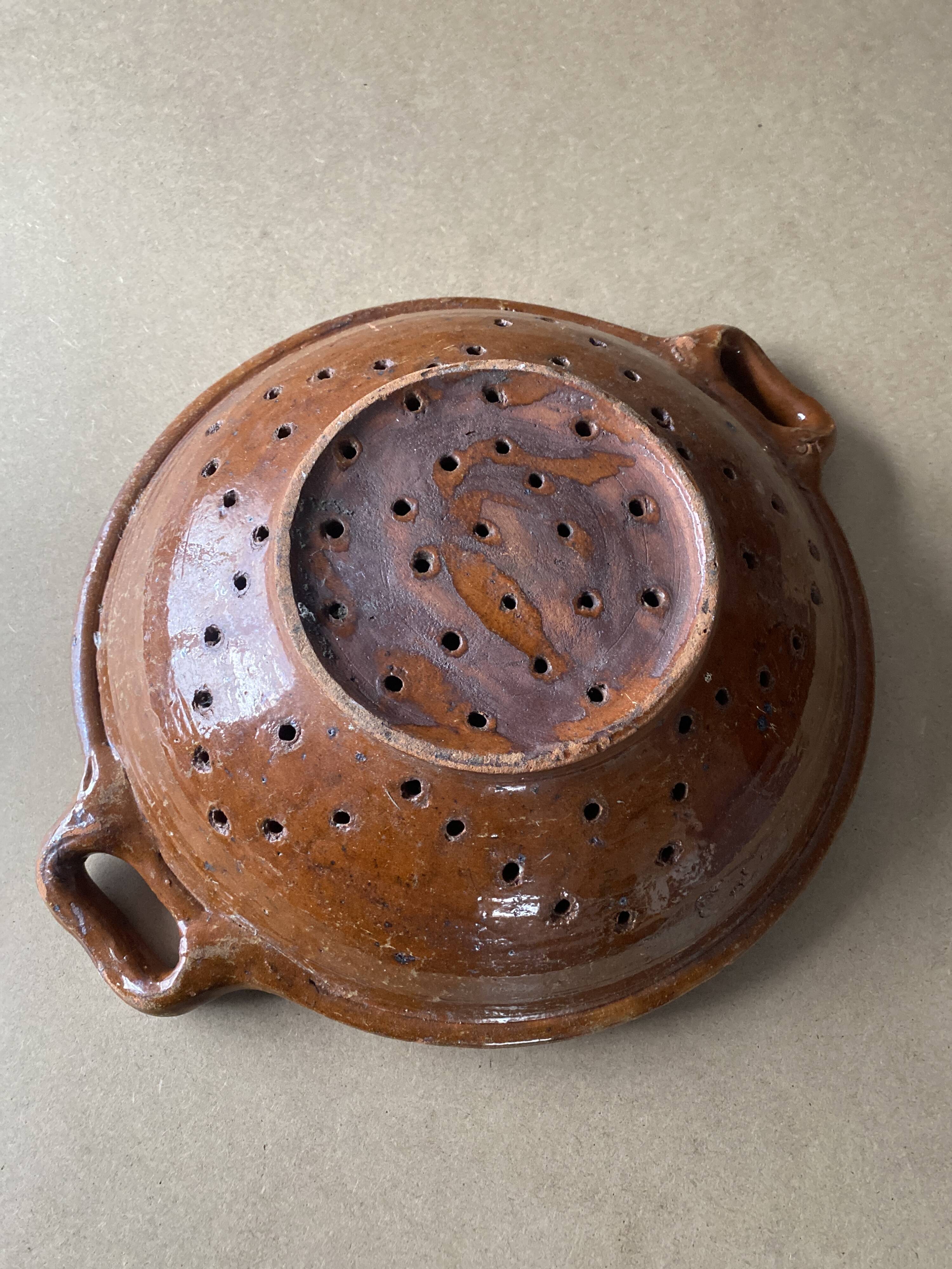 Glazed earthenware drainer
