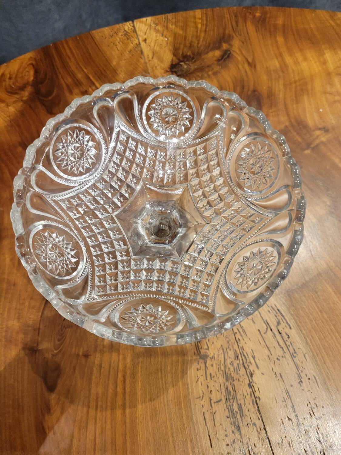Glass footed cup
