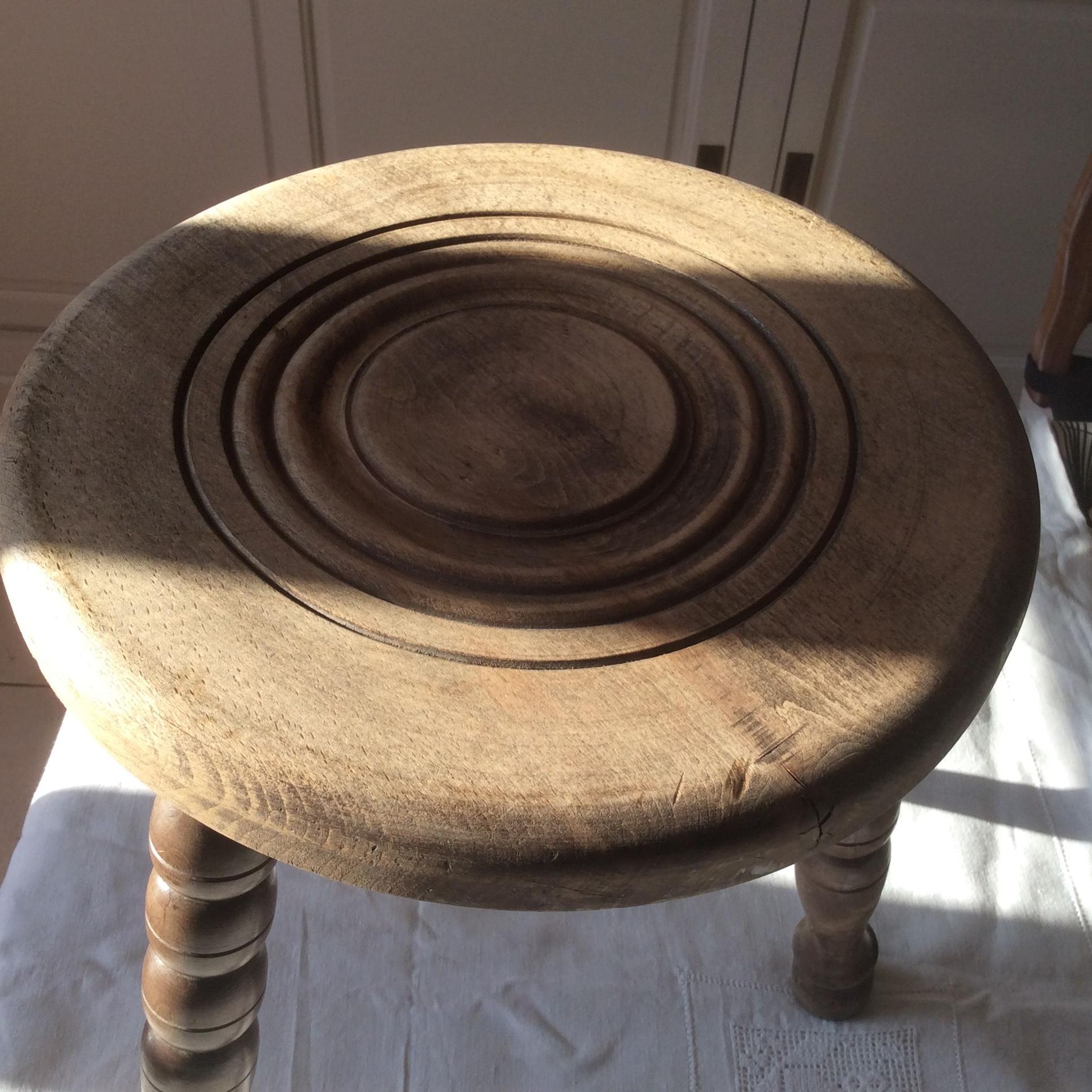 Tabouret trépied