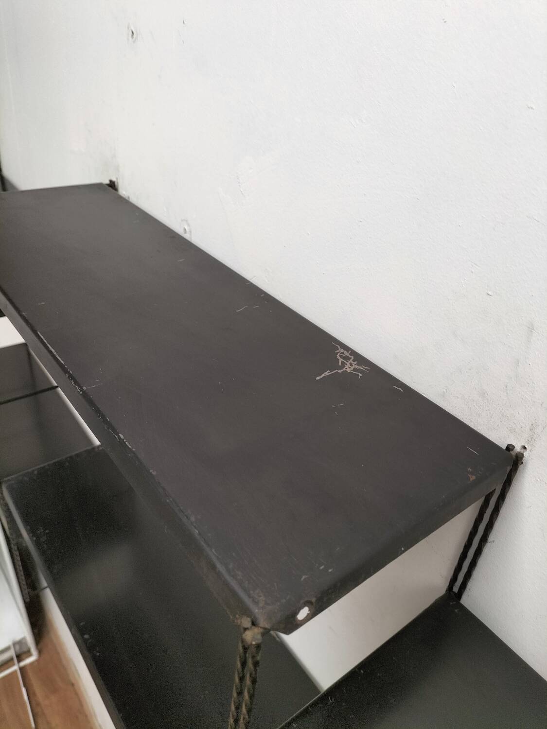 Étagère modulable en metal