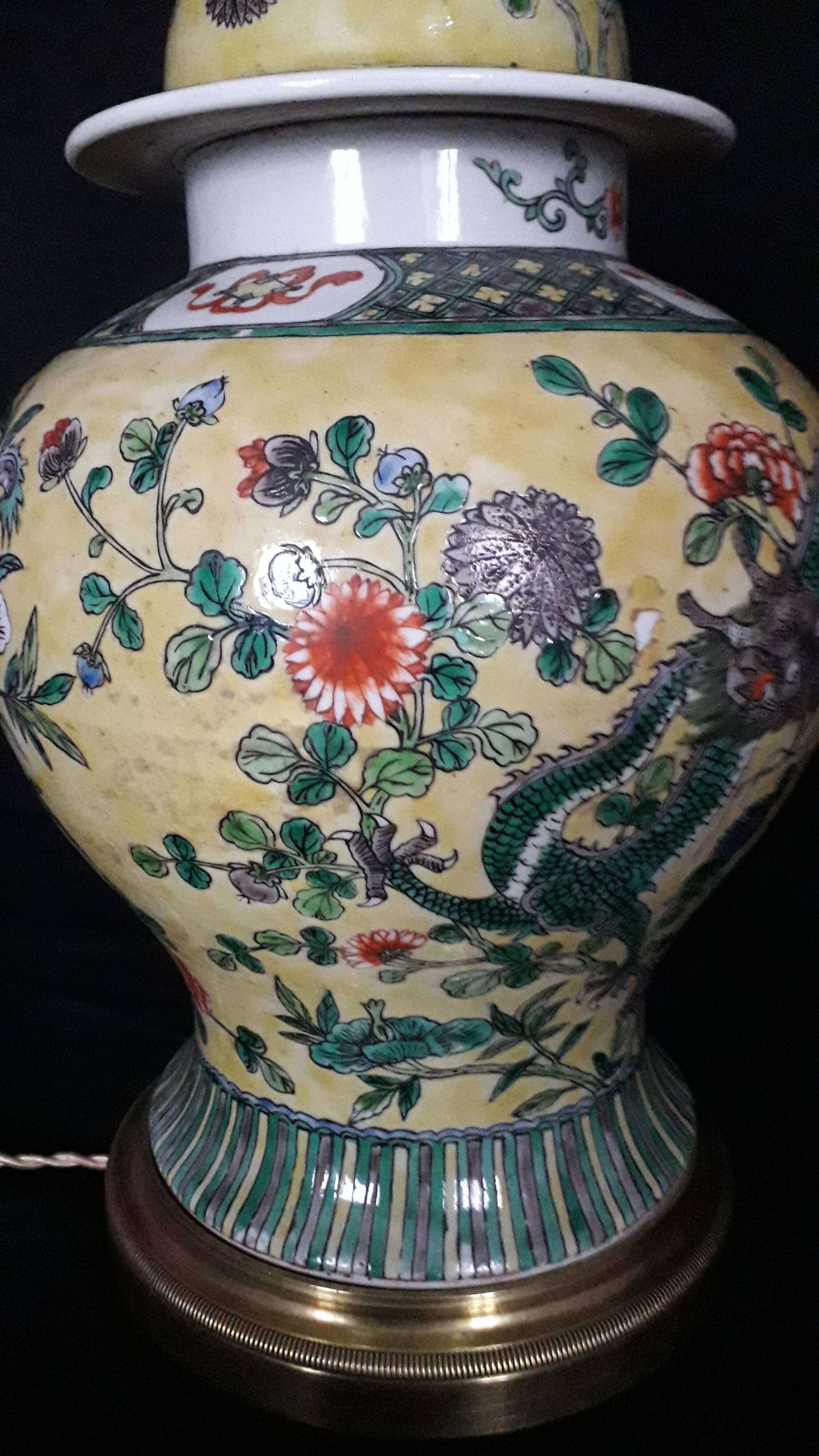 19th century Chinese table lamp