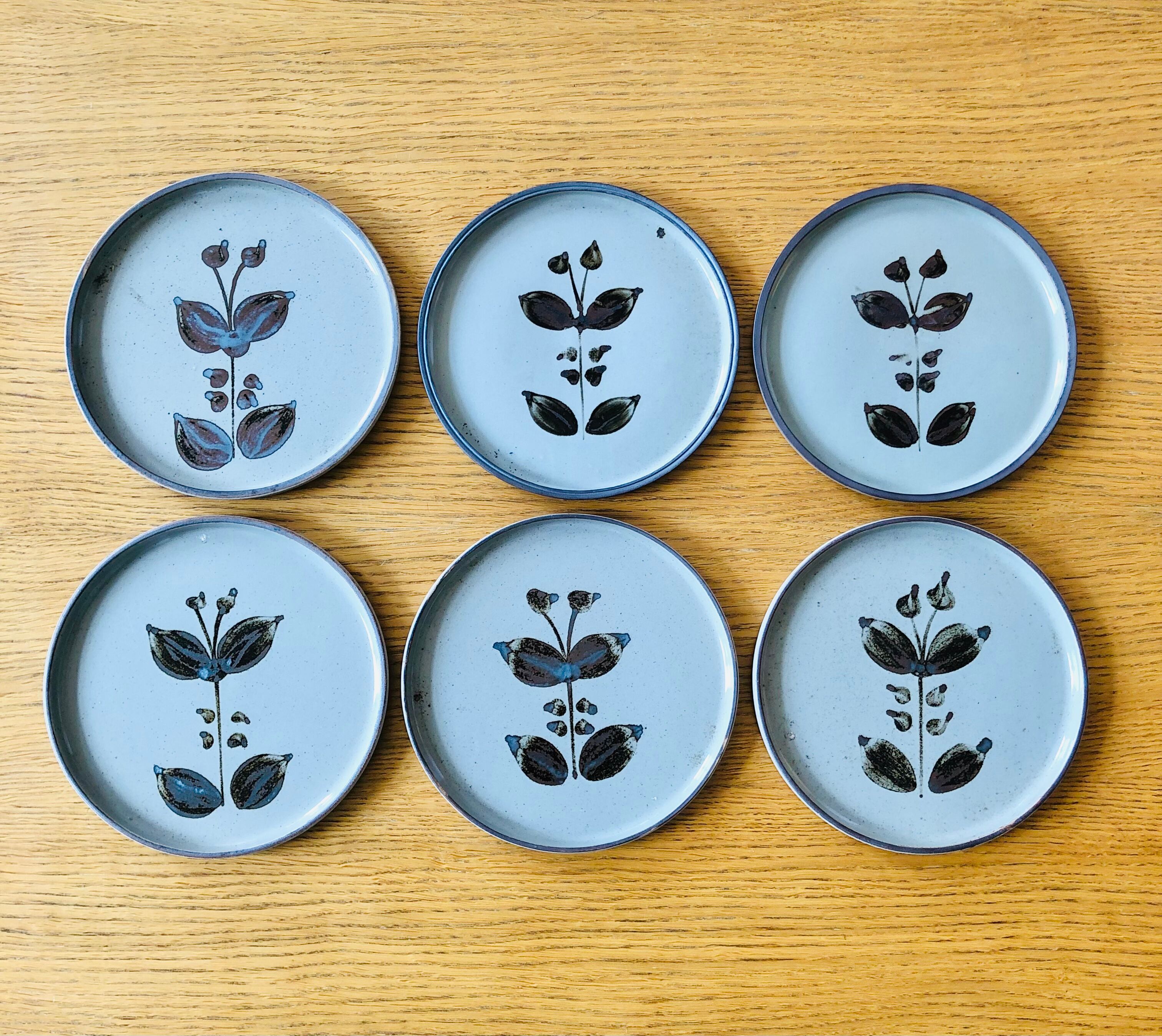 Dessert plates in sandstone from L'Arnon