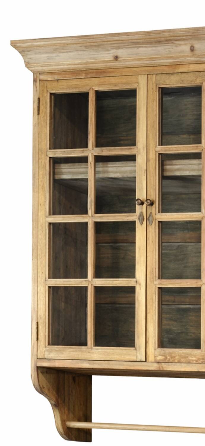 Vitrines murales en bois massif et en verre