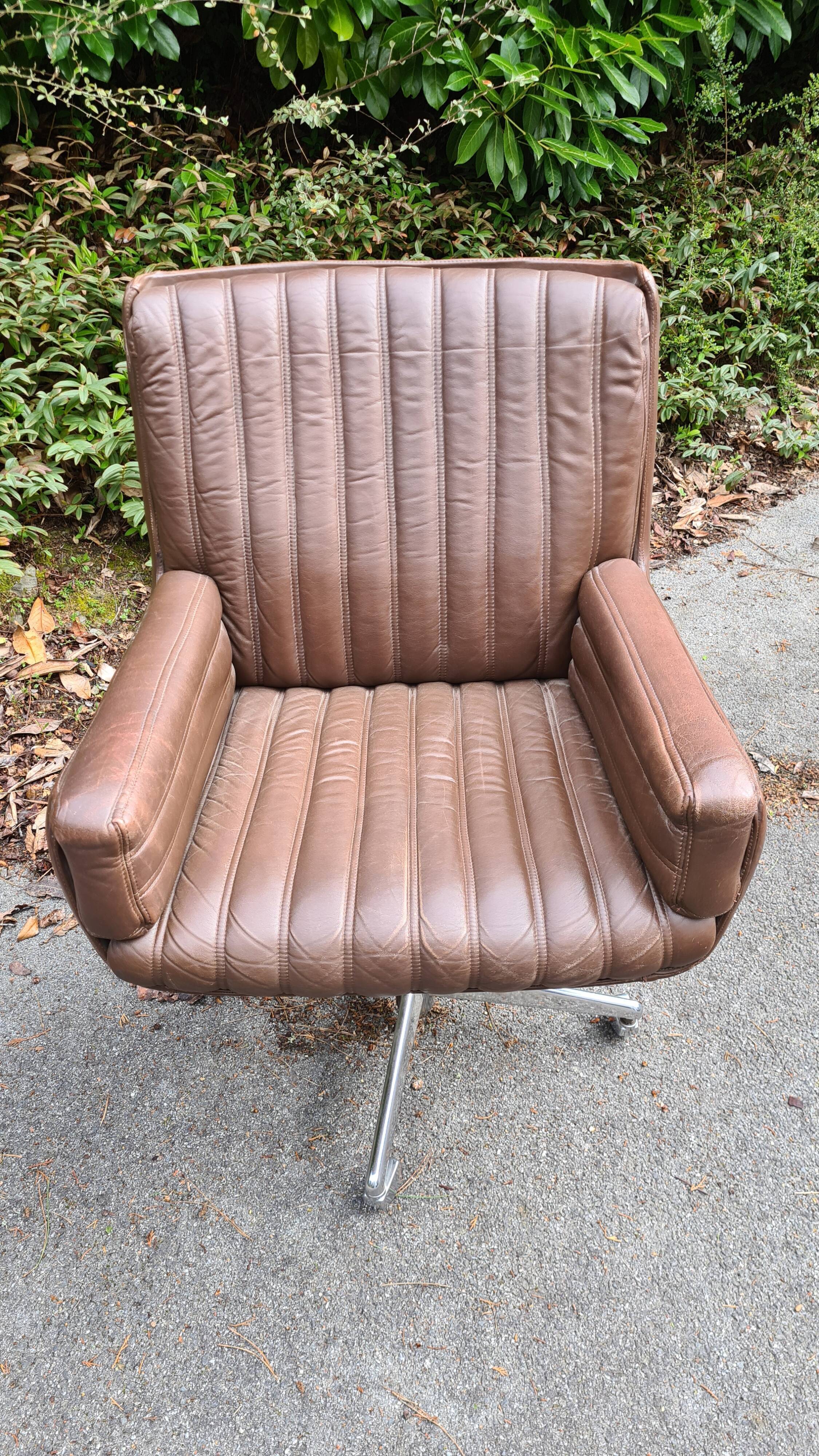Brown leather office chair 80s