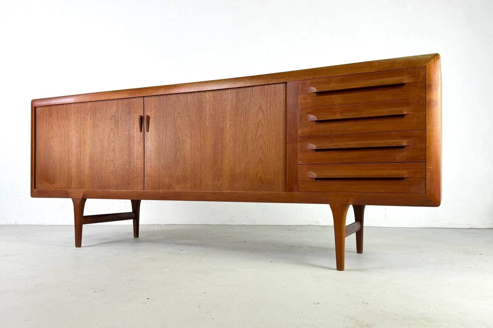 Enfilade FA32 by Ib Kofod-Larsen for Faarup – 1960s