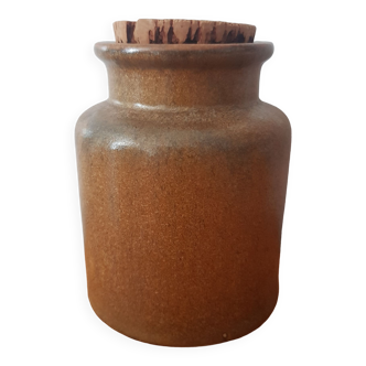 Stoneware pot with cork stopper