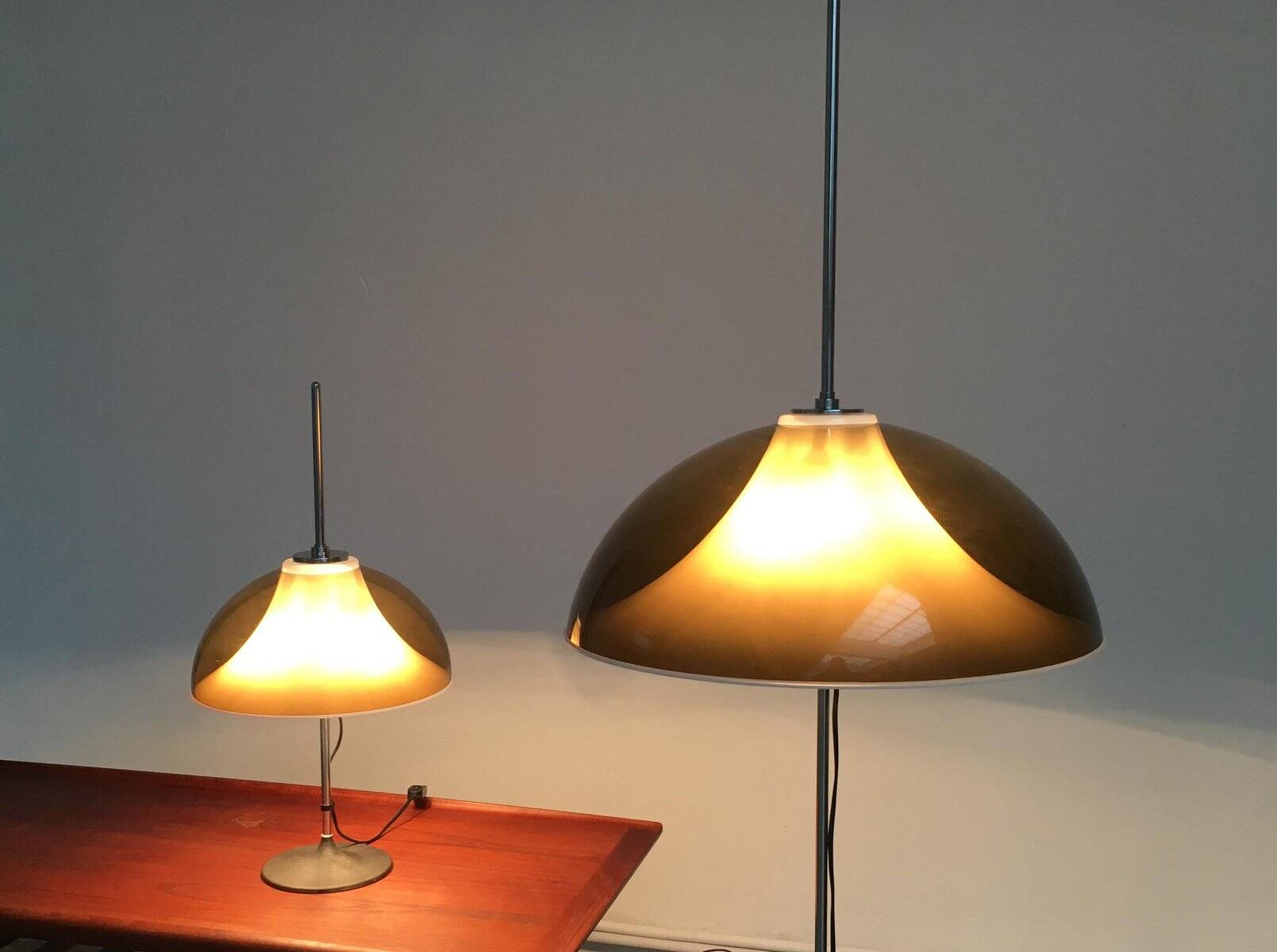 Floor lamp in metal and plastic by Gino Sarfatti for Gepo, 1970s.