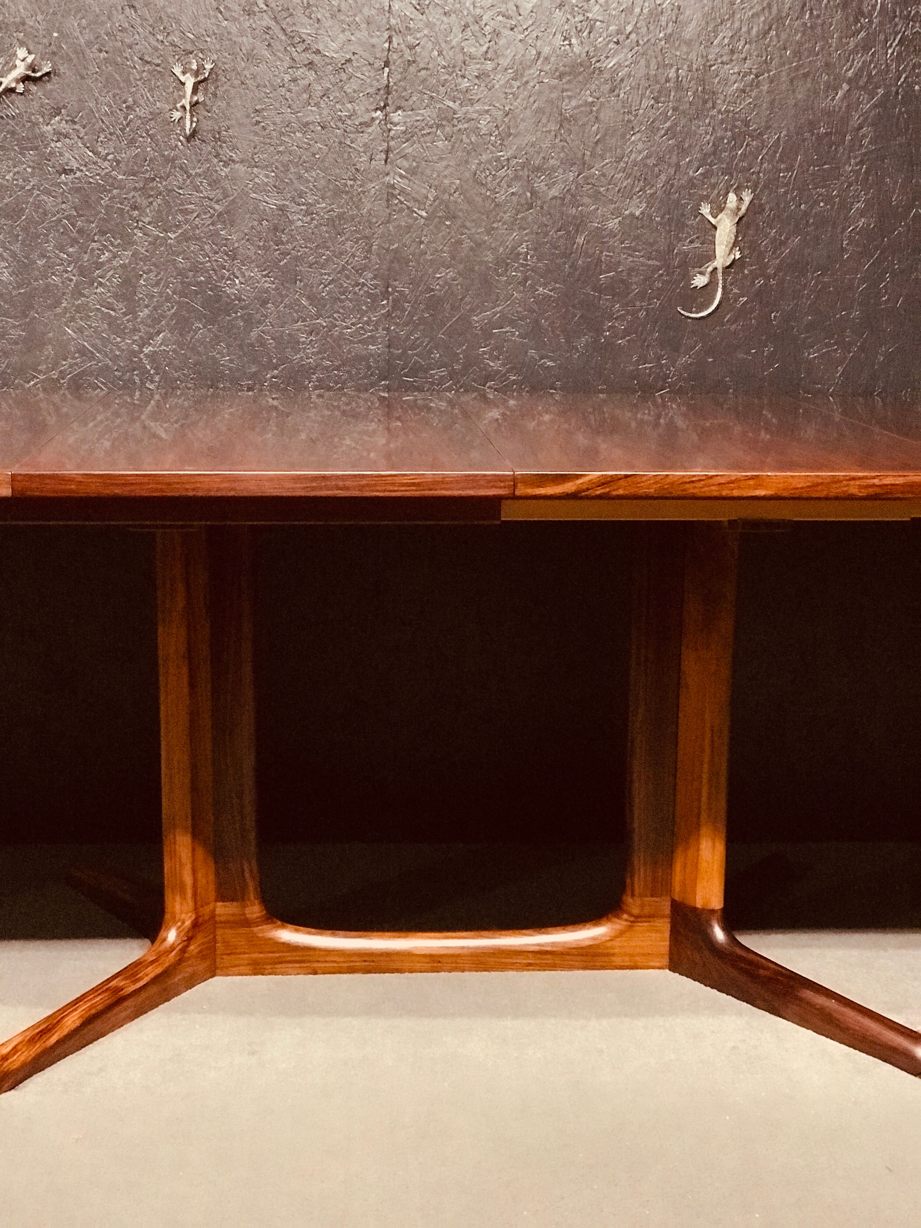 Table extensible danoise en bois de rose