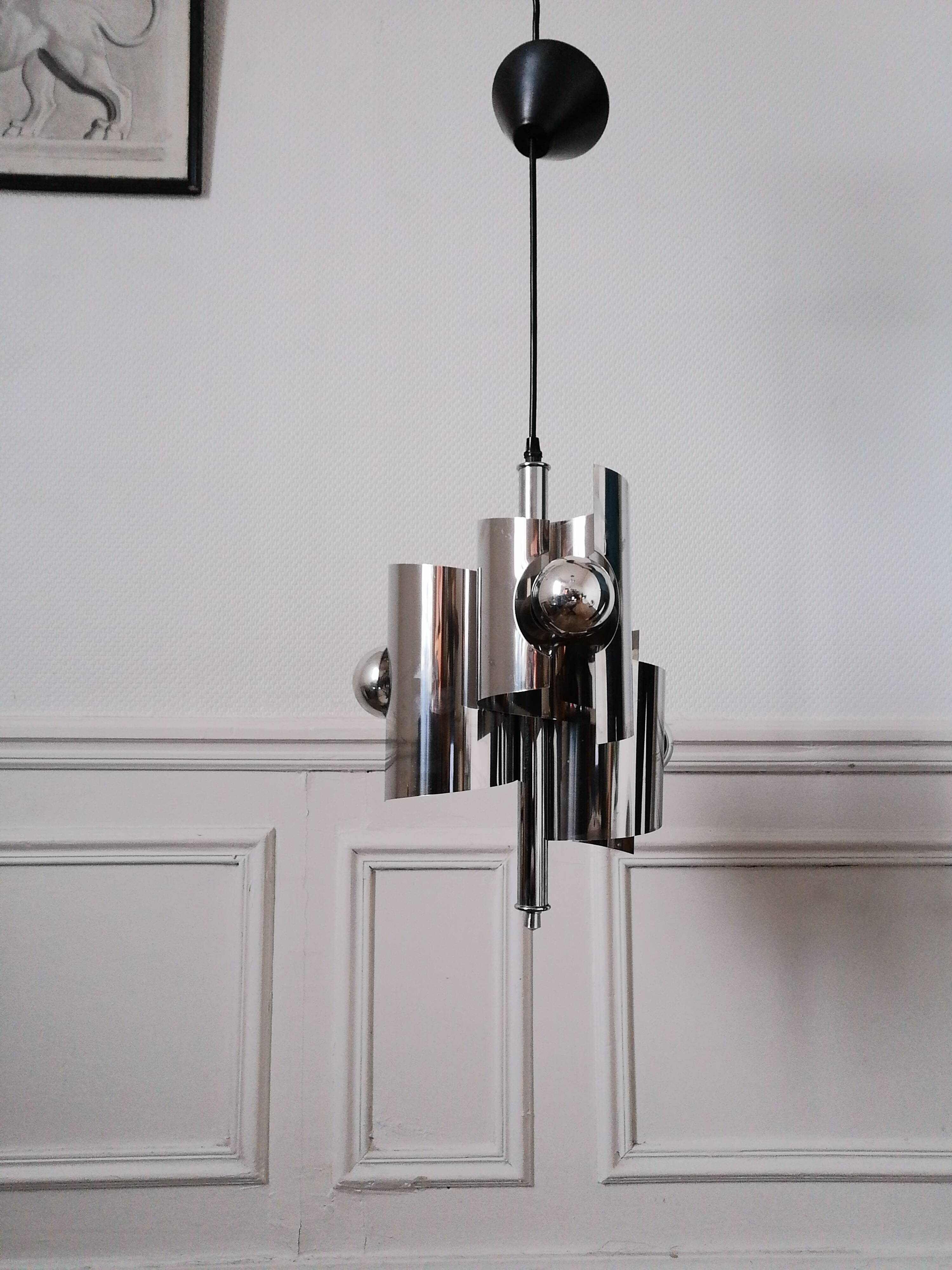Lustre en métal chromé année 70