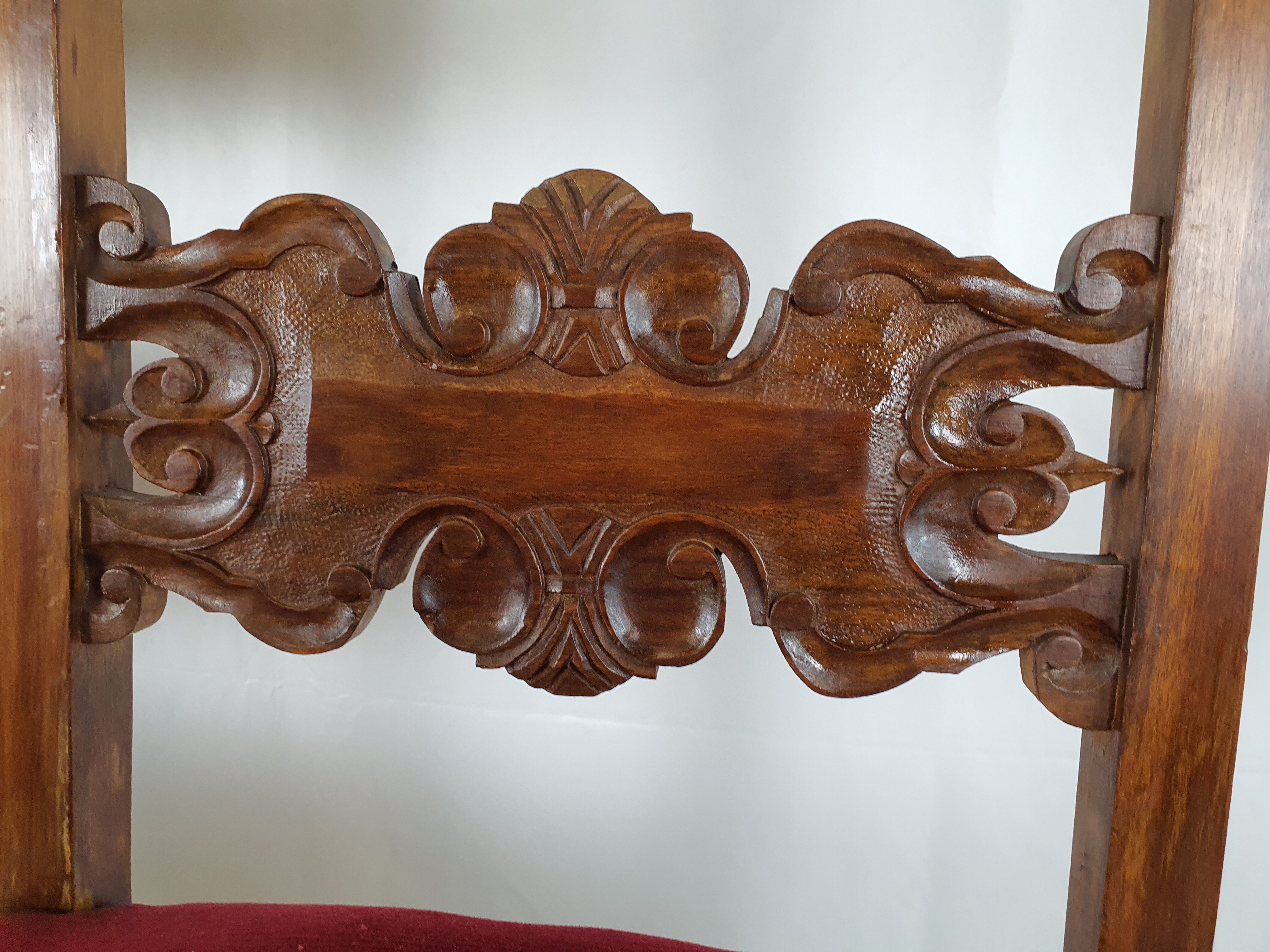 Pair of Renaissance chairs from the early 1900s
