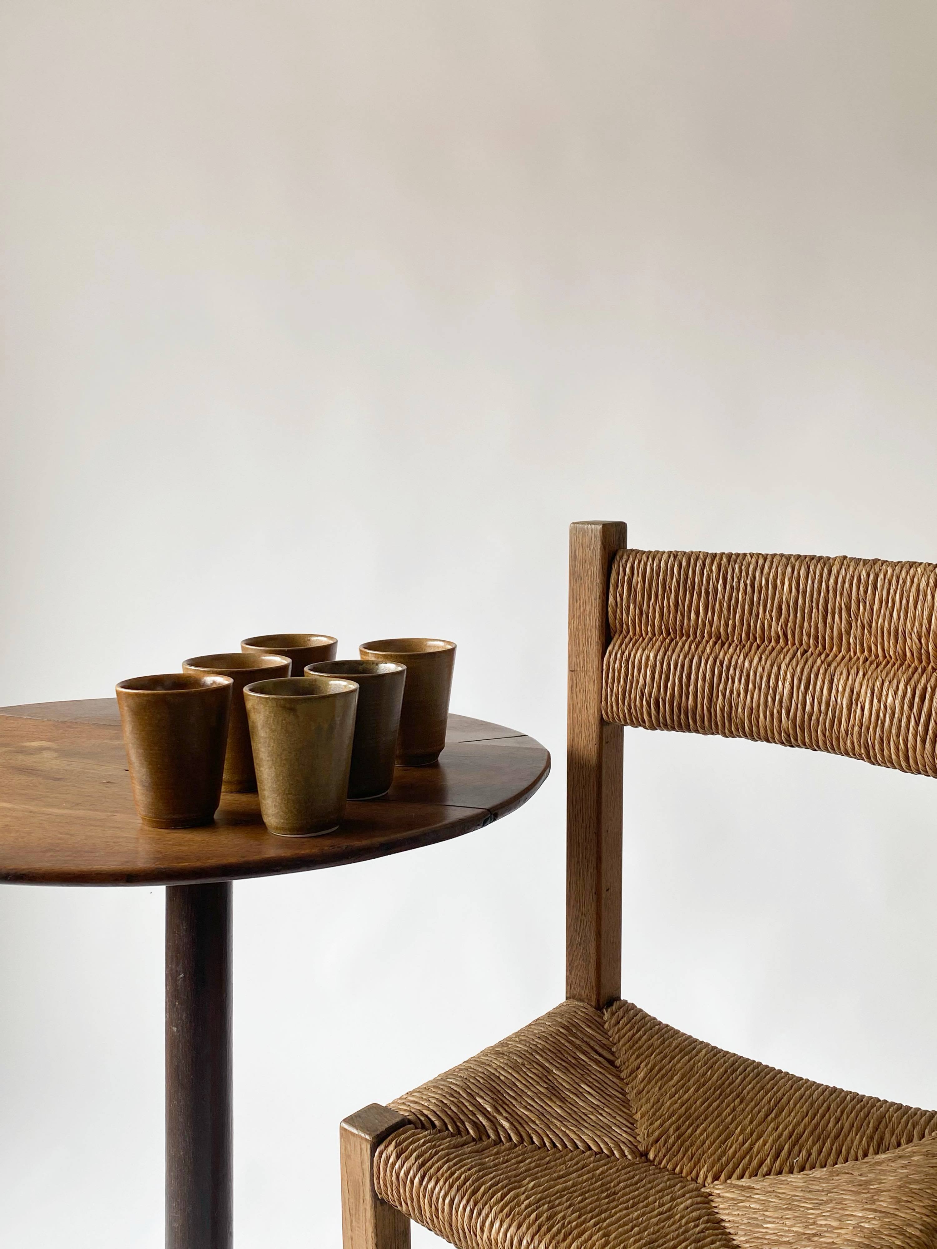 Suite of 6 sandstone glasses