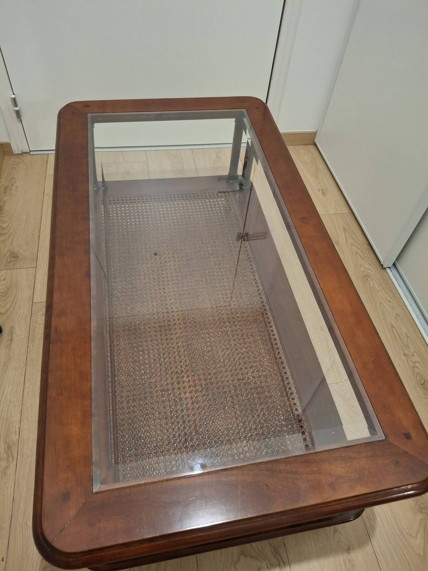 English style mahogany coffee table