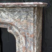 Cheminée régence en marbre gris des Ardennes, XVIIIème siècle