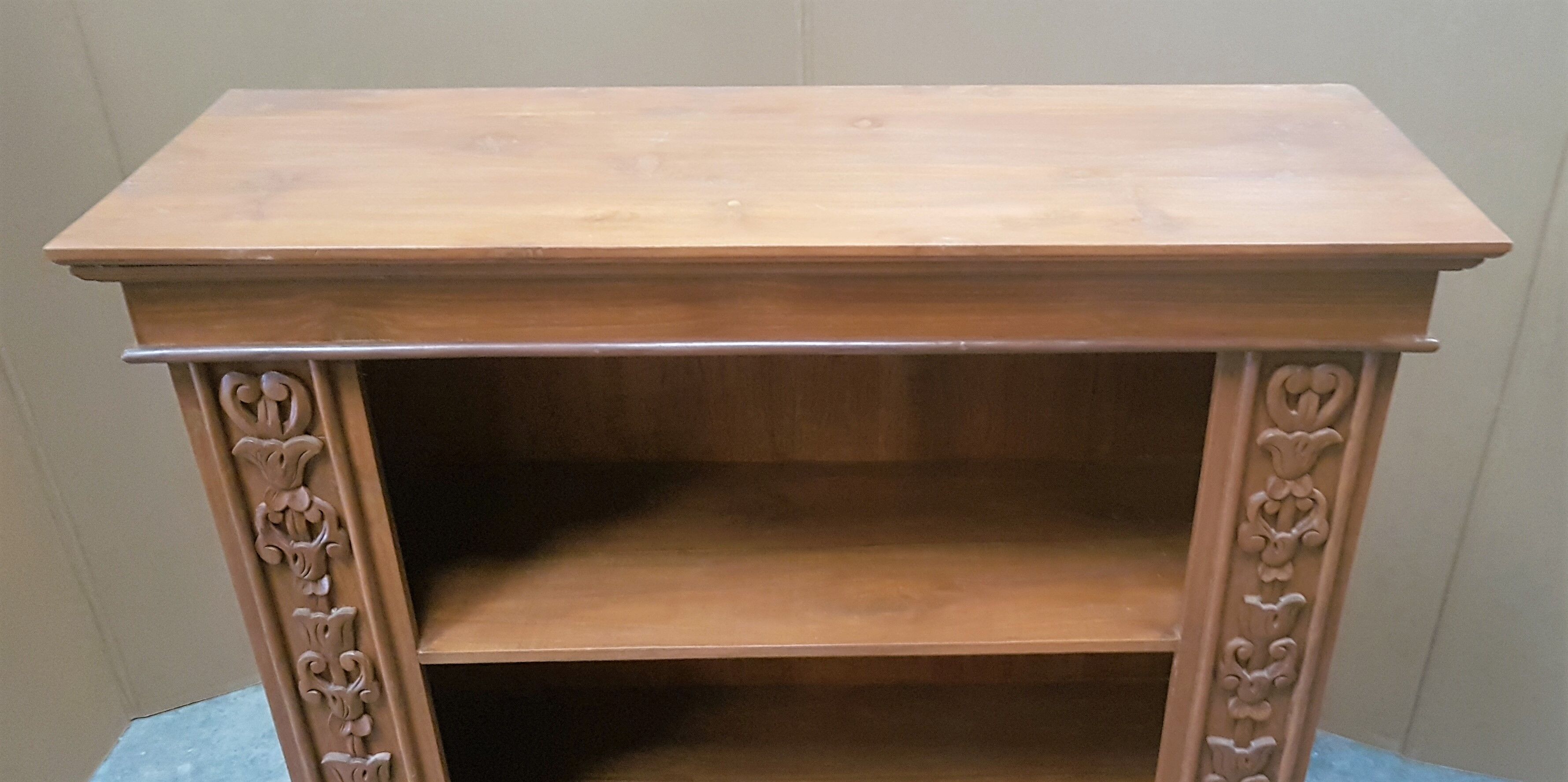 Storage furniture 4 niches