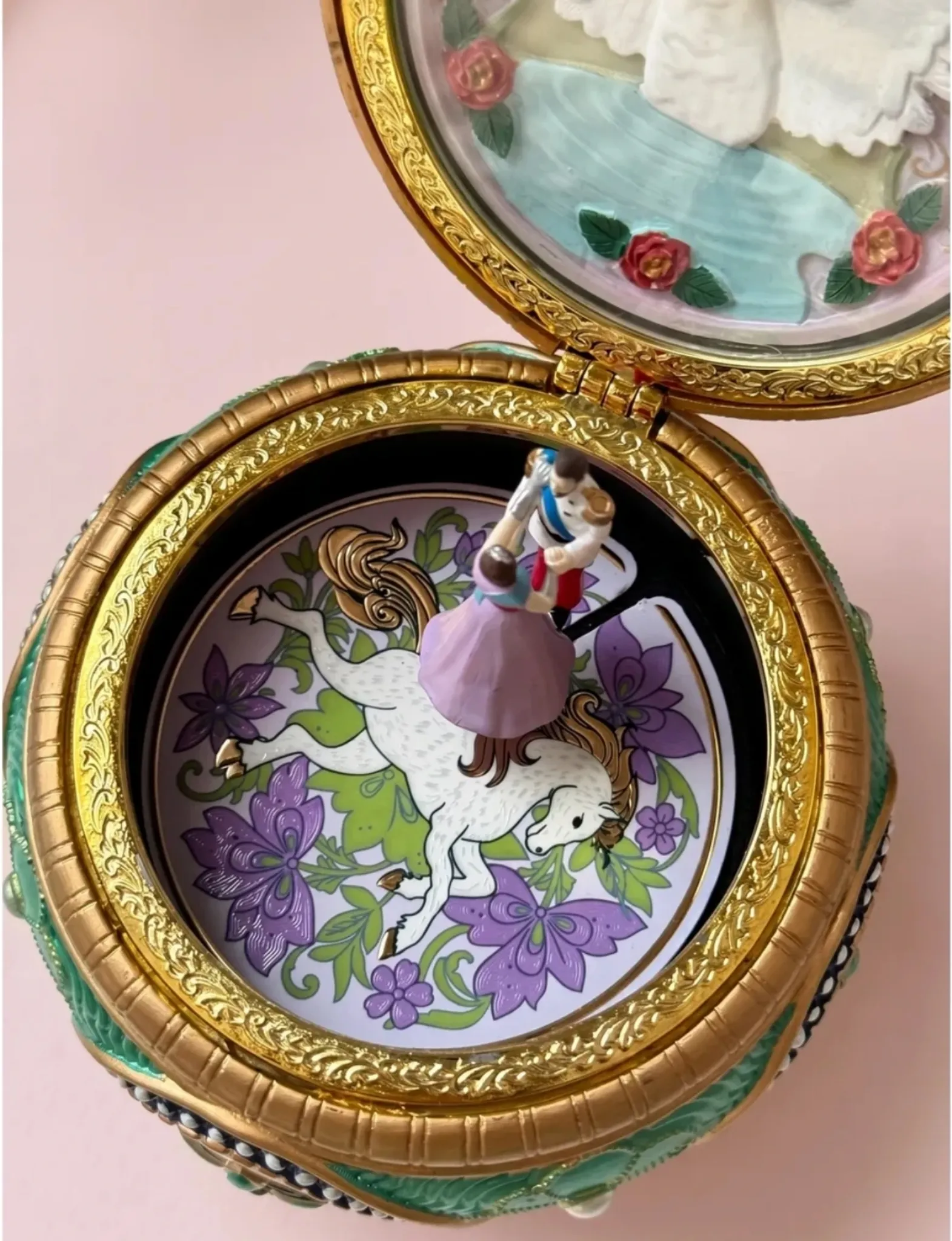 Anastasia music box