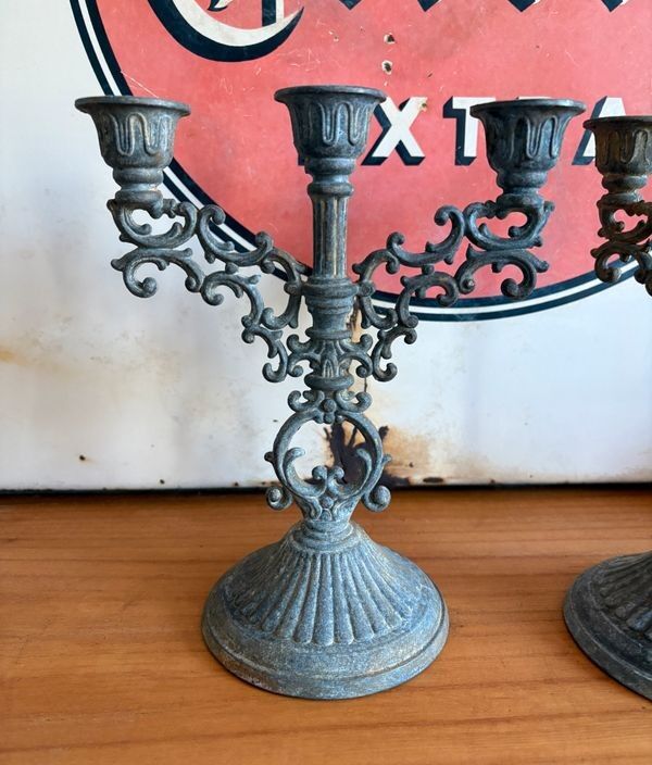 Paire de bougeoirs, candélabres anciens
