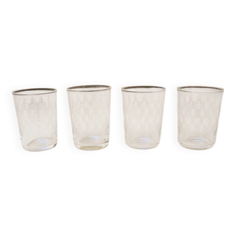 4 anciens verres à digestif en verre gravé
