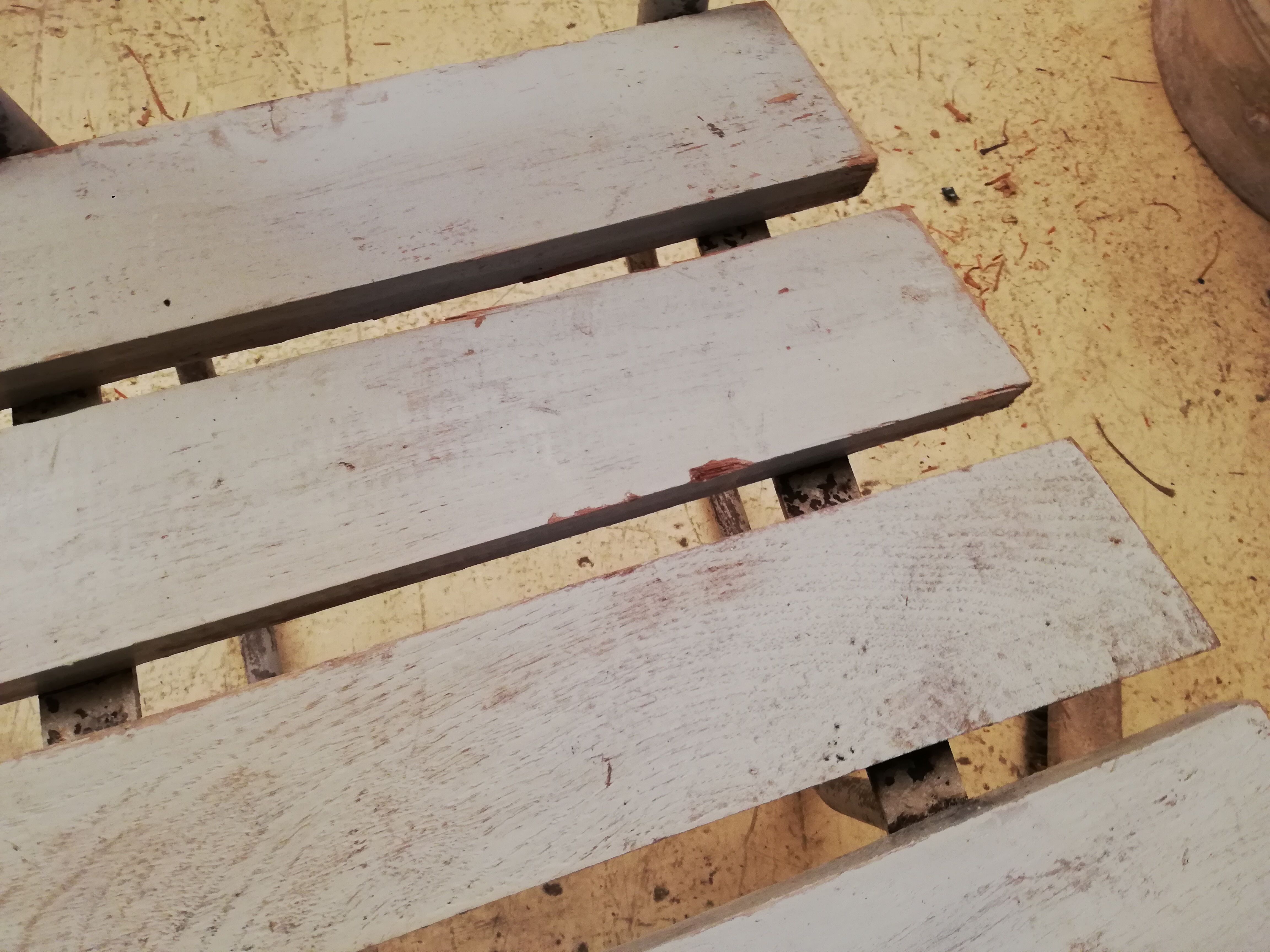 6 vintage garden chairs made of wood and metal