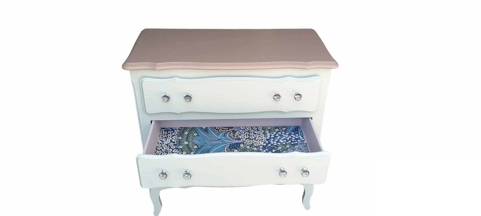 Antique chest of drawers