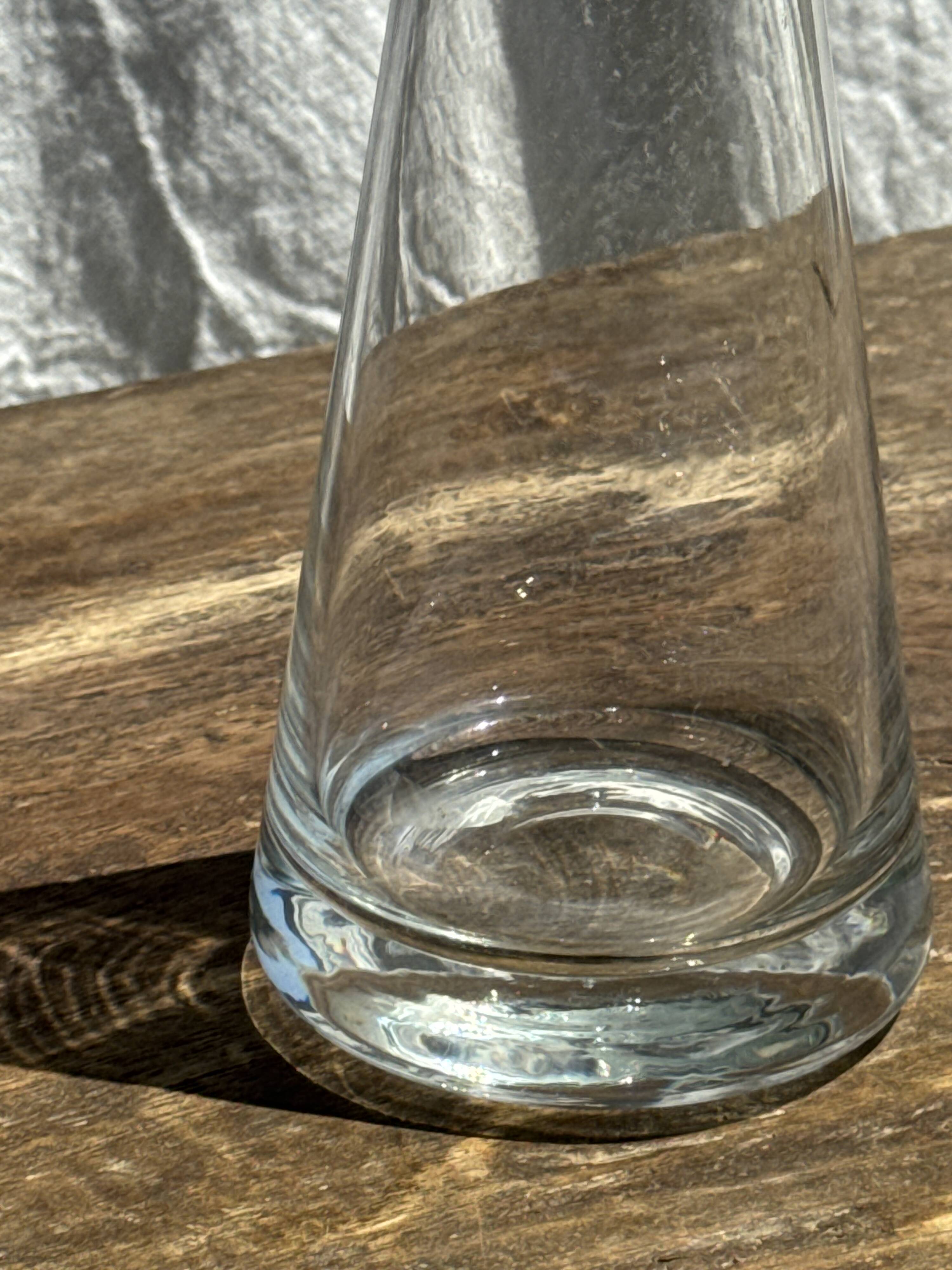 Conical glass carafe with stopper H32.5