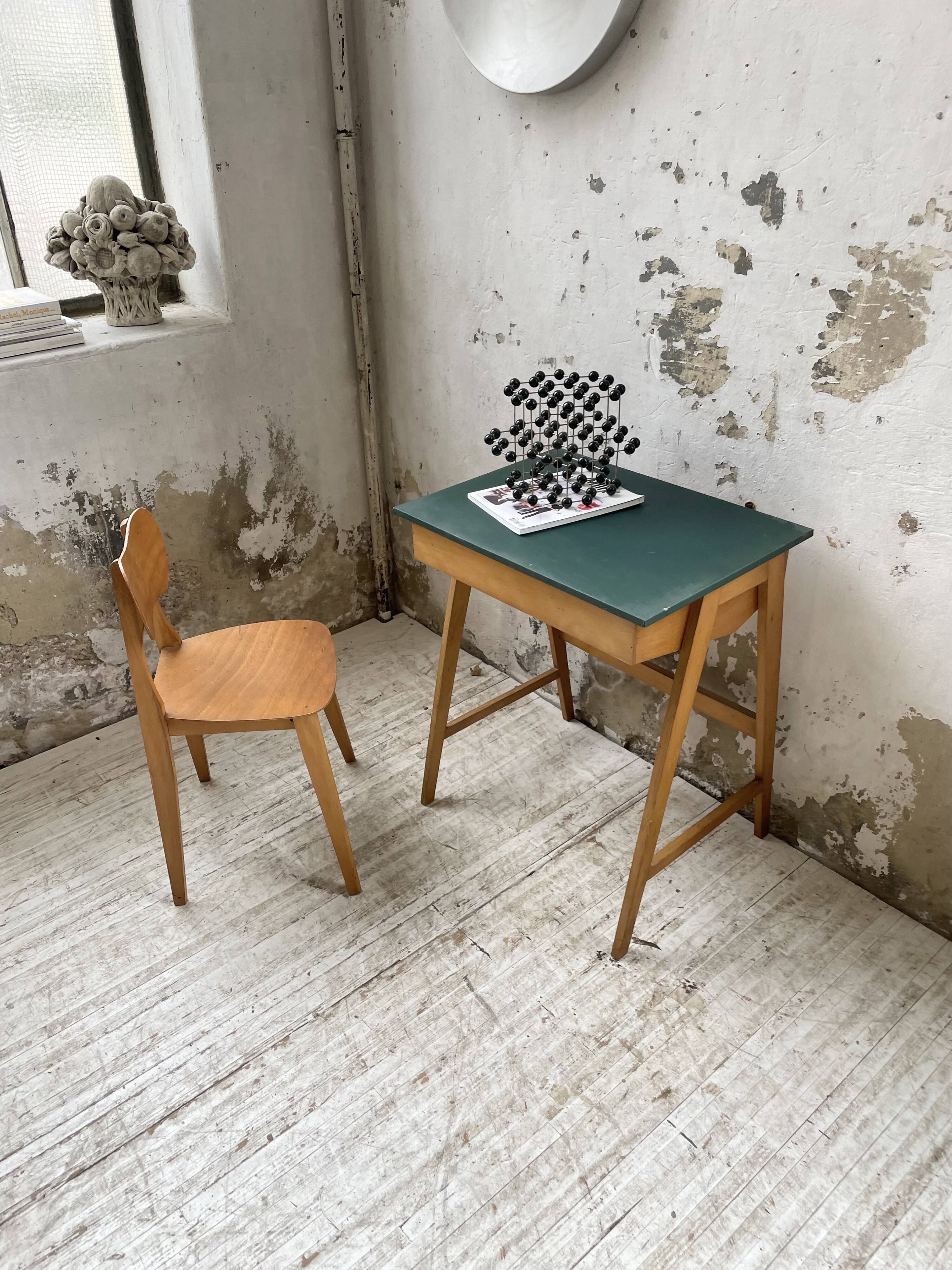 Bureau et chaise enfant pieds compas