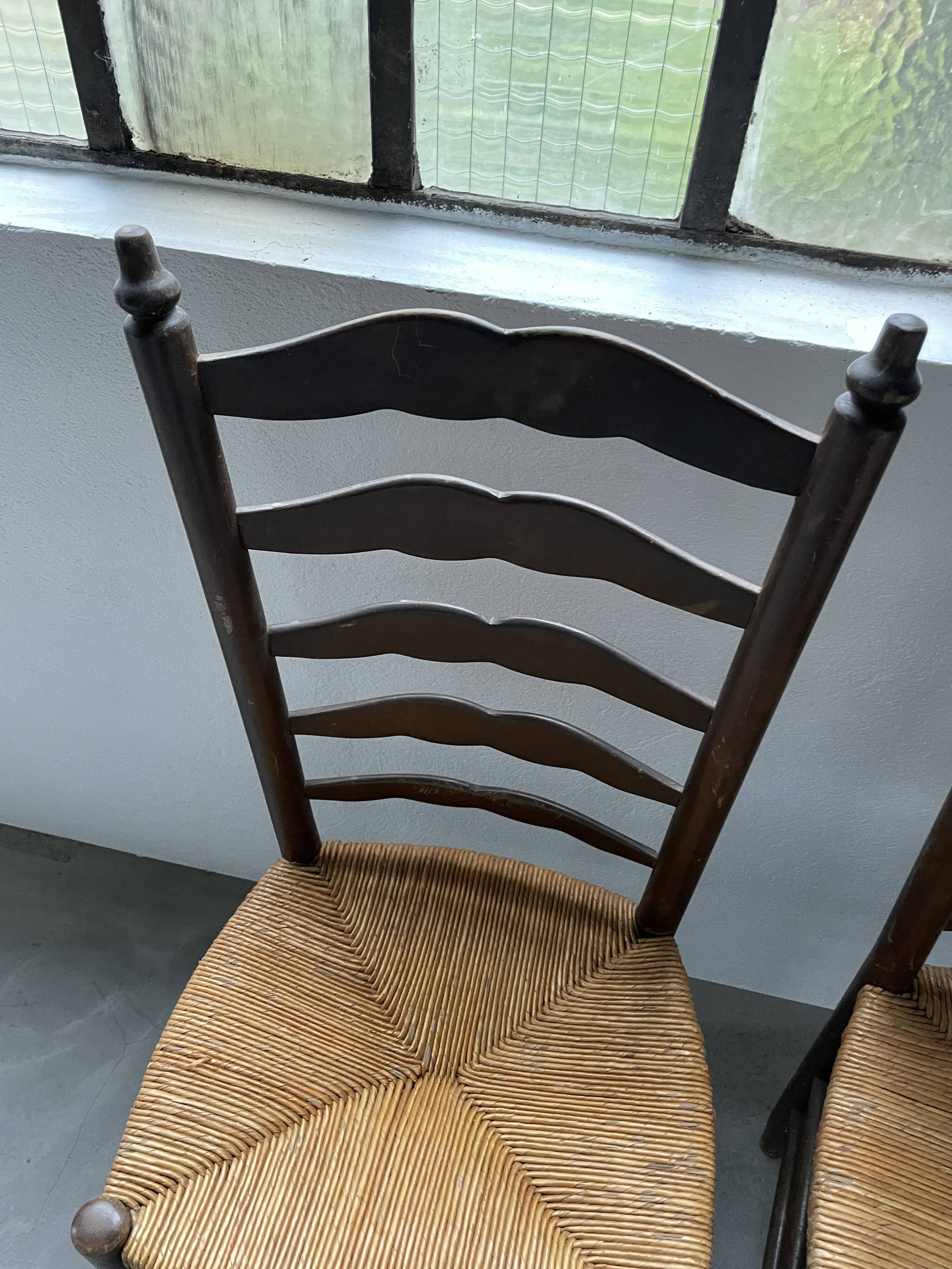 Trio rustic chairs in oak straw