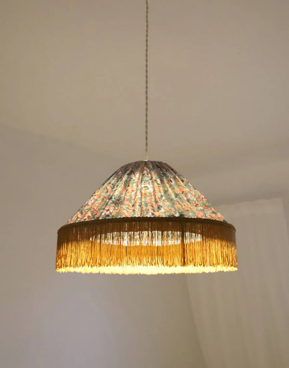 Bella conical textile suspension printed with "Indian Bloom"